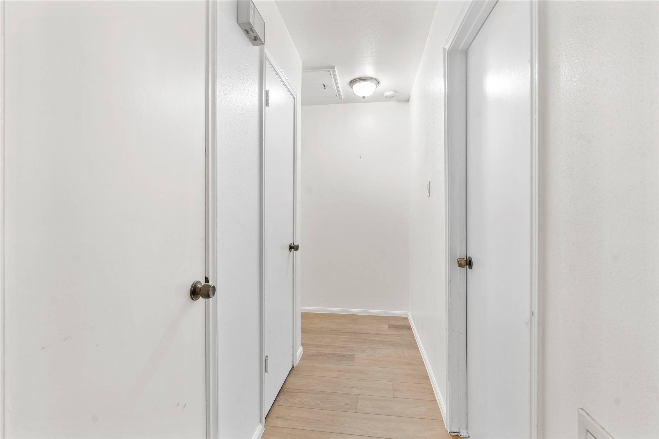 8903 Roos Road Property Photo 15