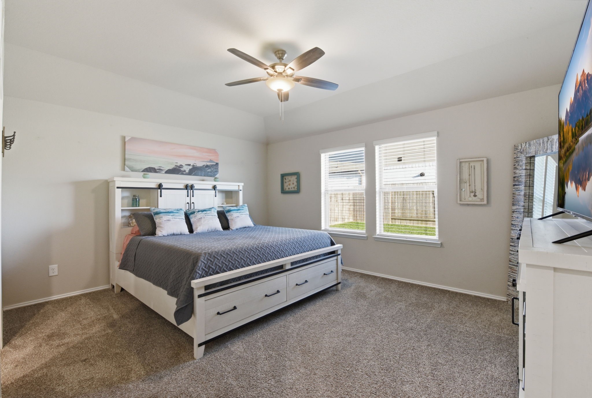 11225 34th Avenue N Property Photo 6