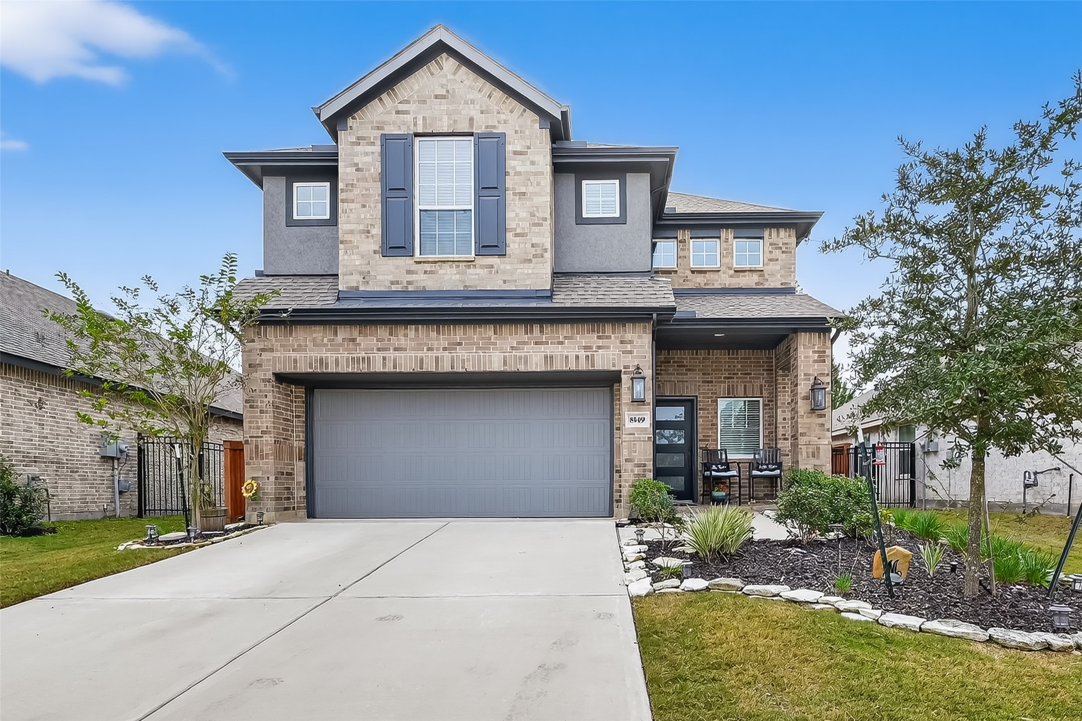 8149 Overland Grove Property Photo 1
