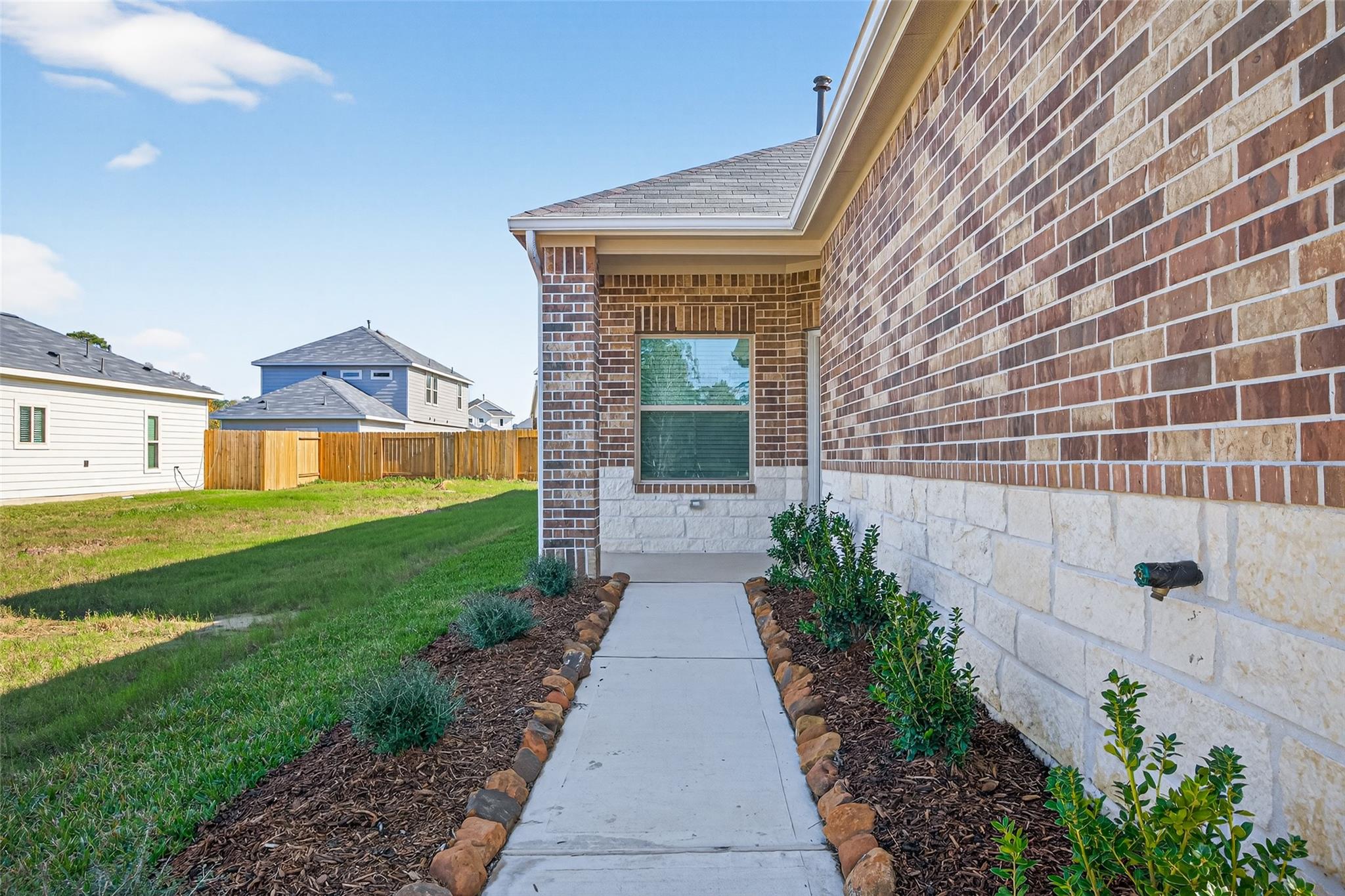 24708 Lago Bay Lane, Huffman Tx 77336 Property Photo 2