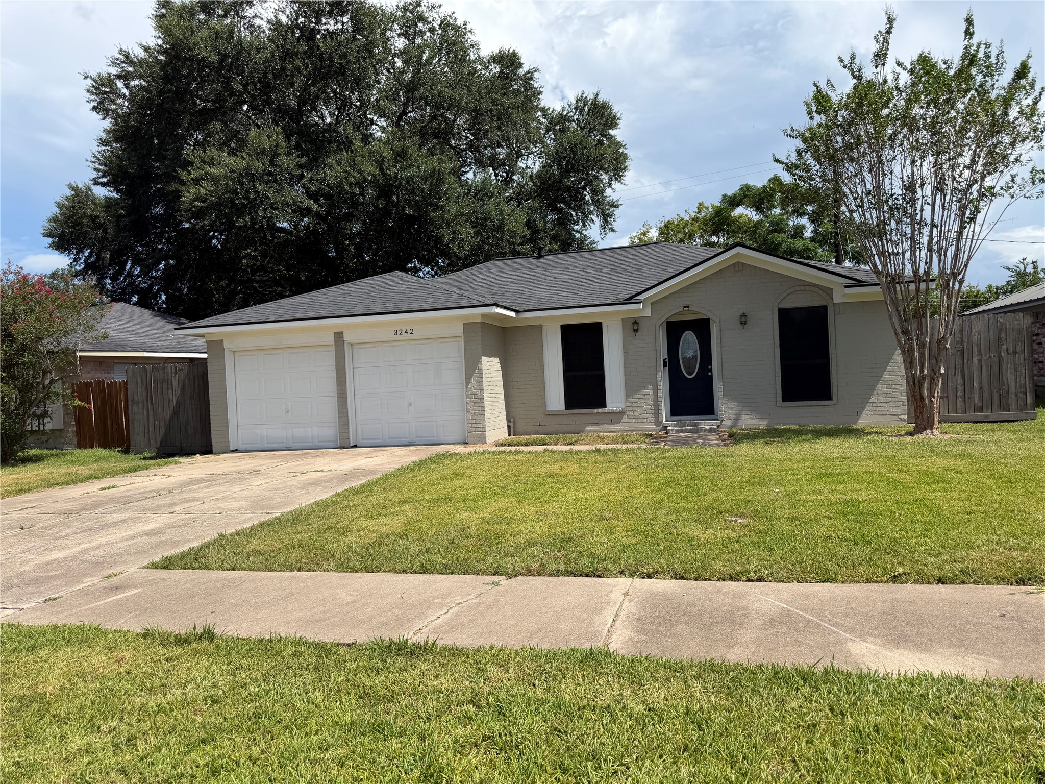 3242 Dalmatian Drive Property Photo 1