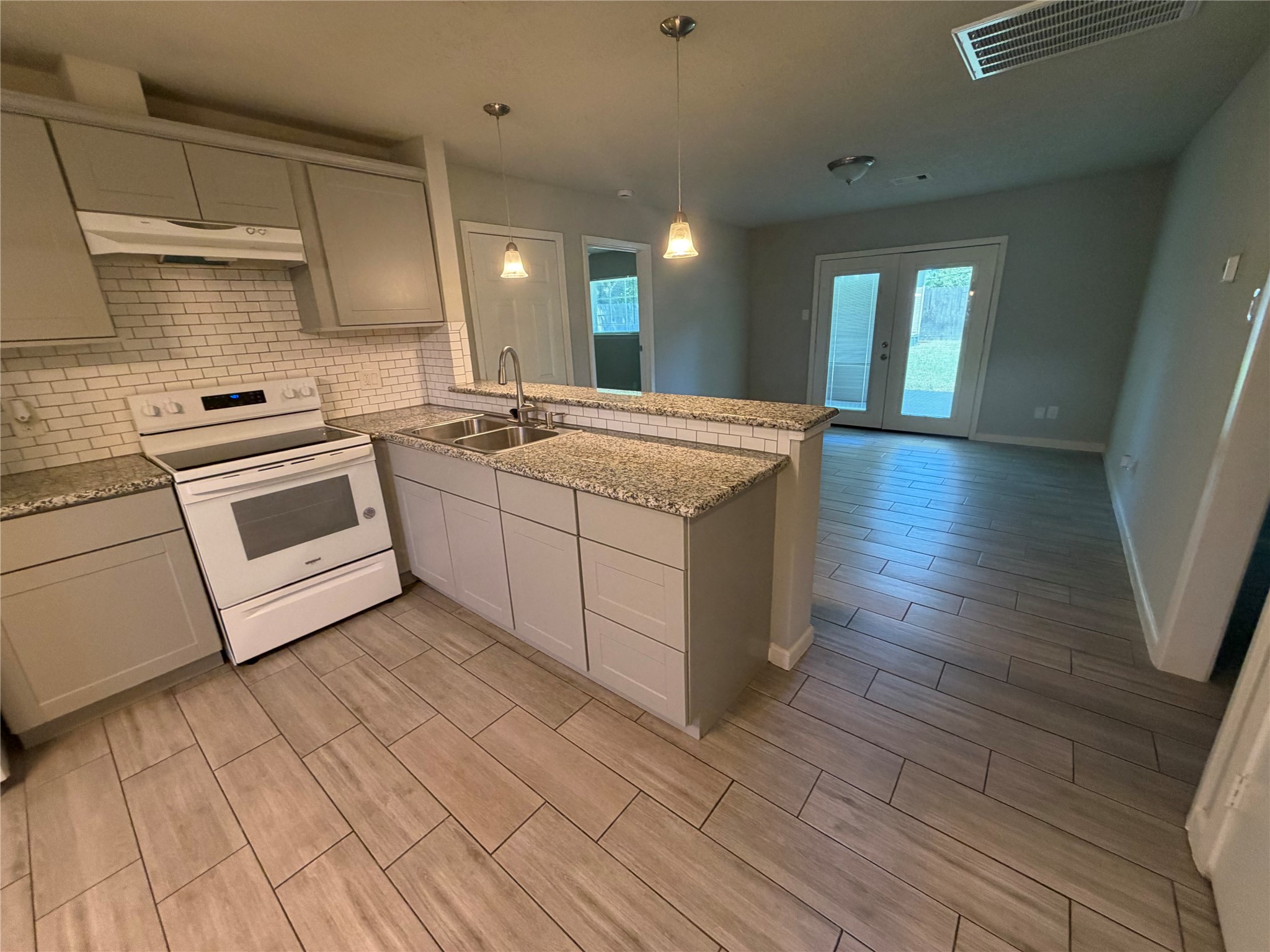 3242 Dalmatian Drive Property Photo 4