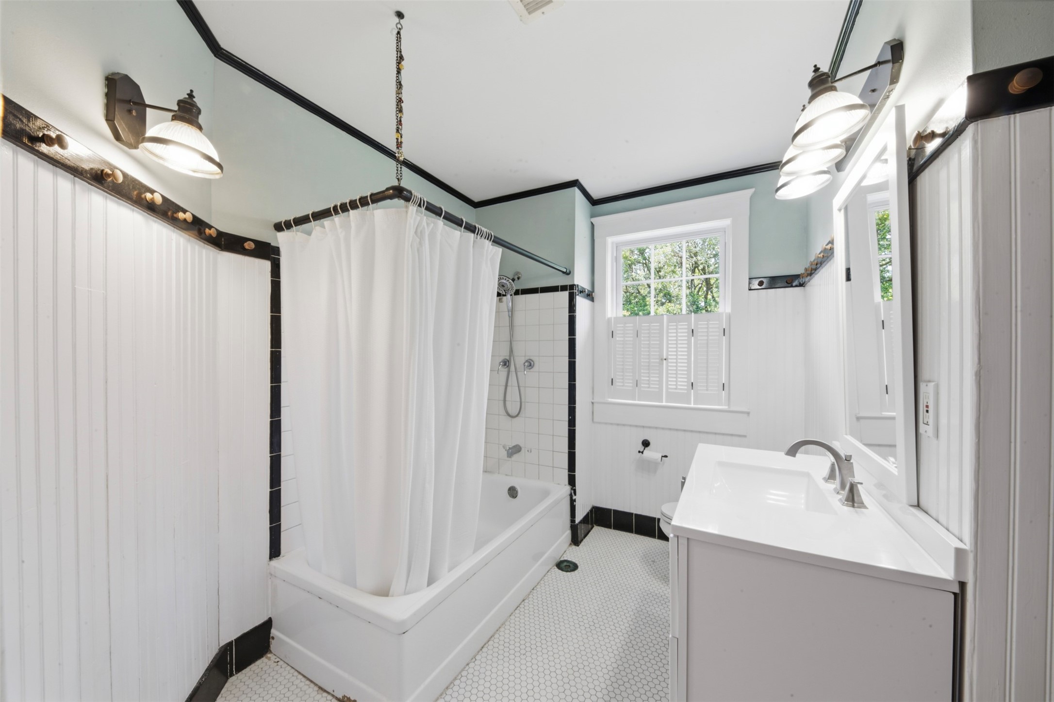 6998 Commander Roland Drive Property Photo 15