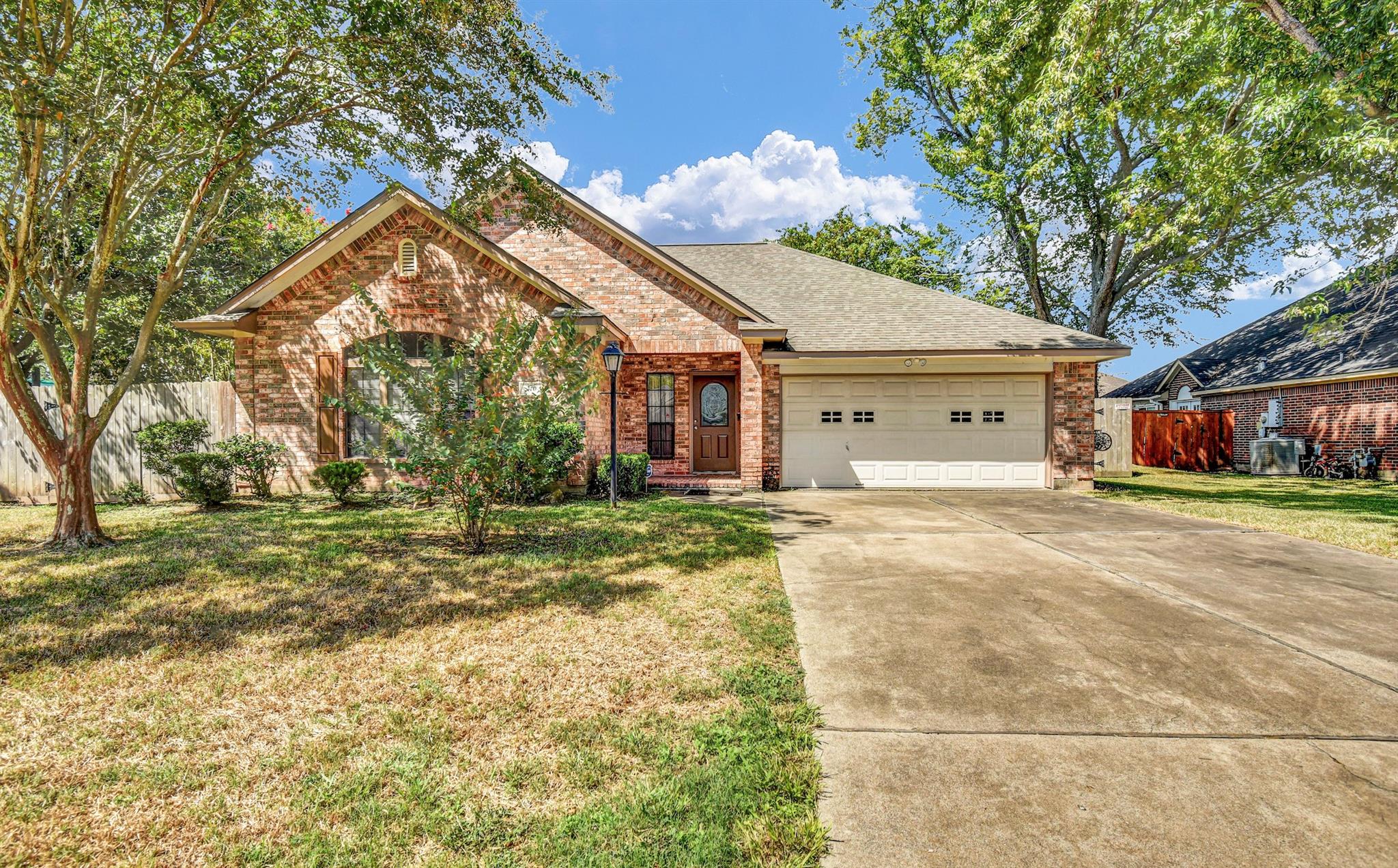 310 Chestnut Street, Lake Jackson Tx 77566 Property Photo 1