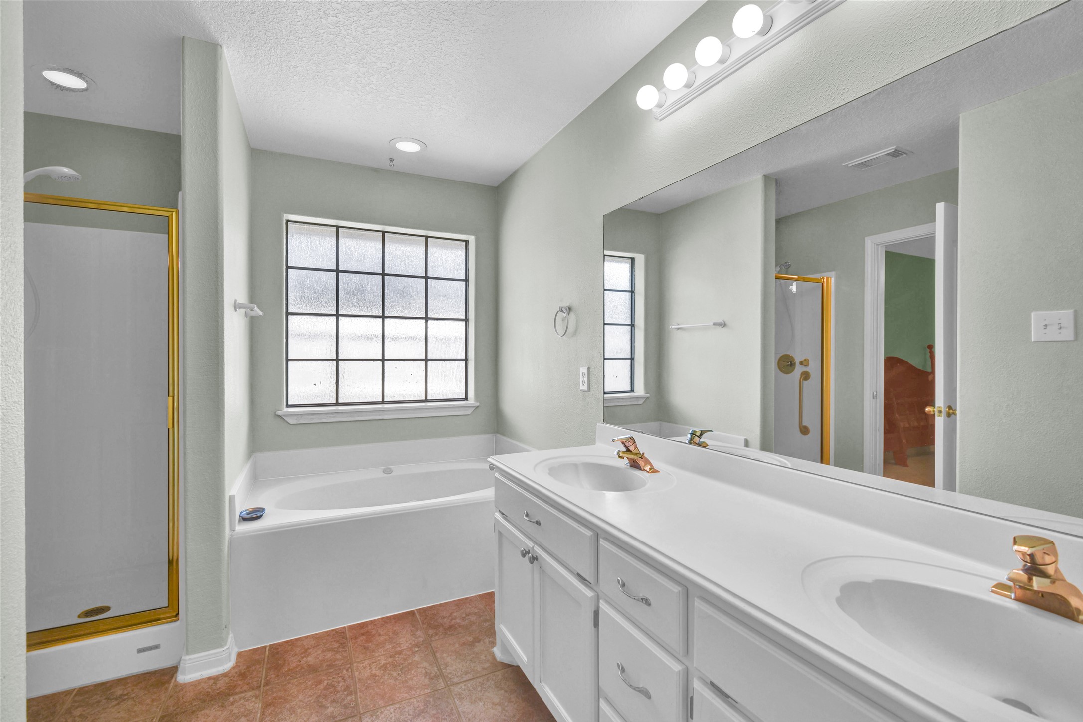 310 Chestnut Street Property Photo 24