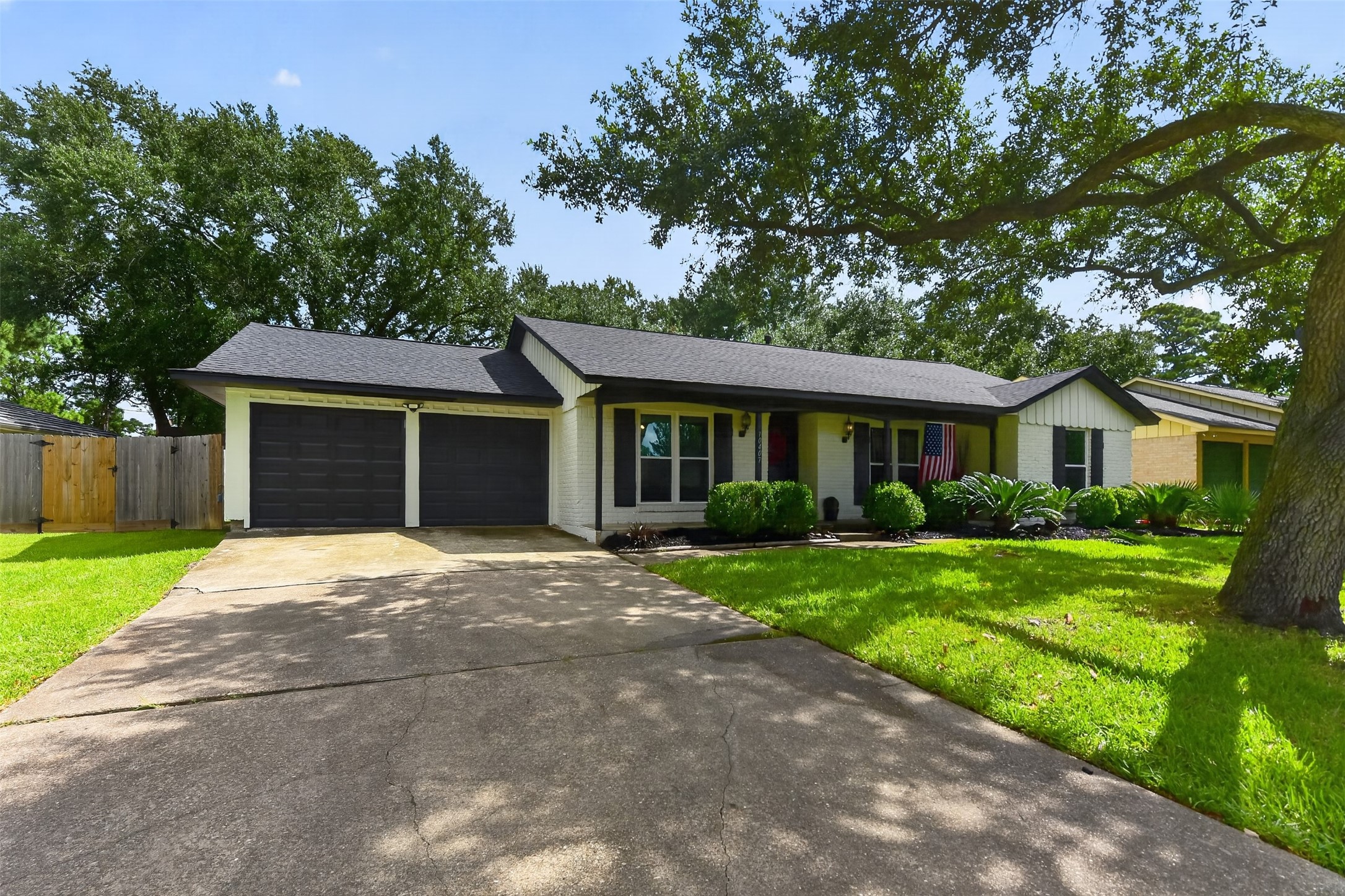 10407 Winding Trail Road Property Photo 2