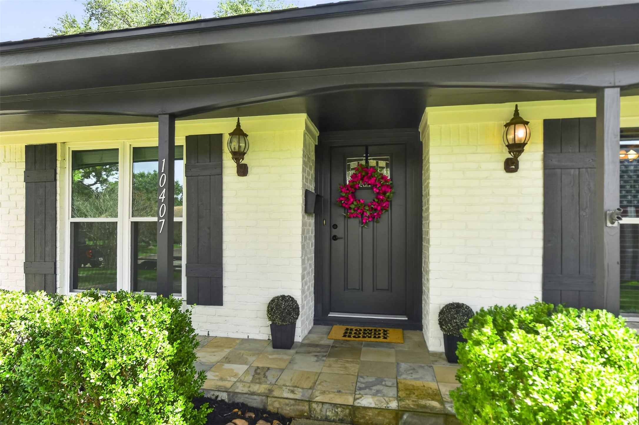 10407 Winding Trail Road Property Photo 3