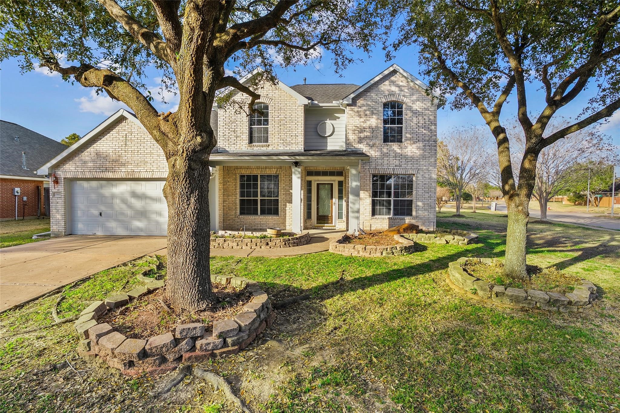 15902 Emerald Briar Lane Property Photo 1