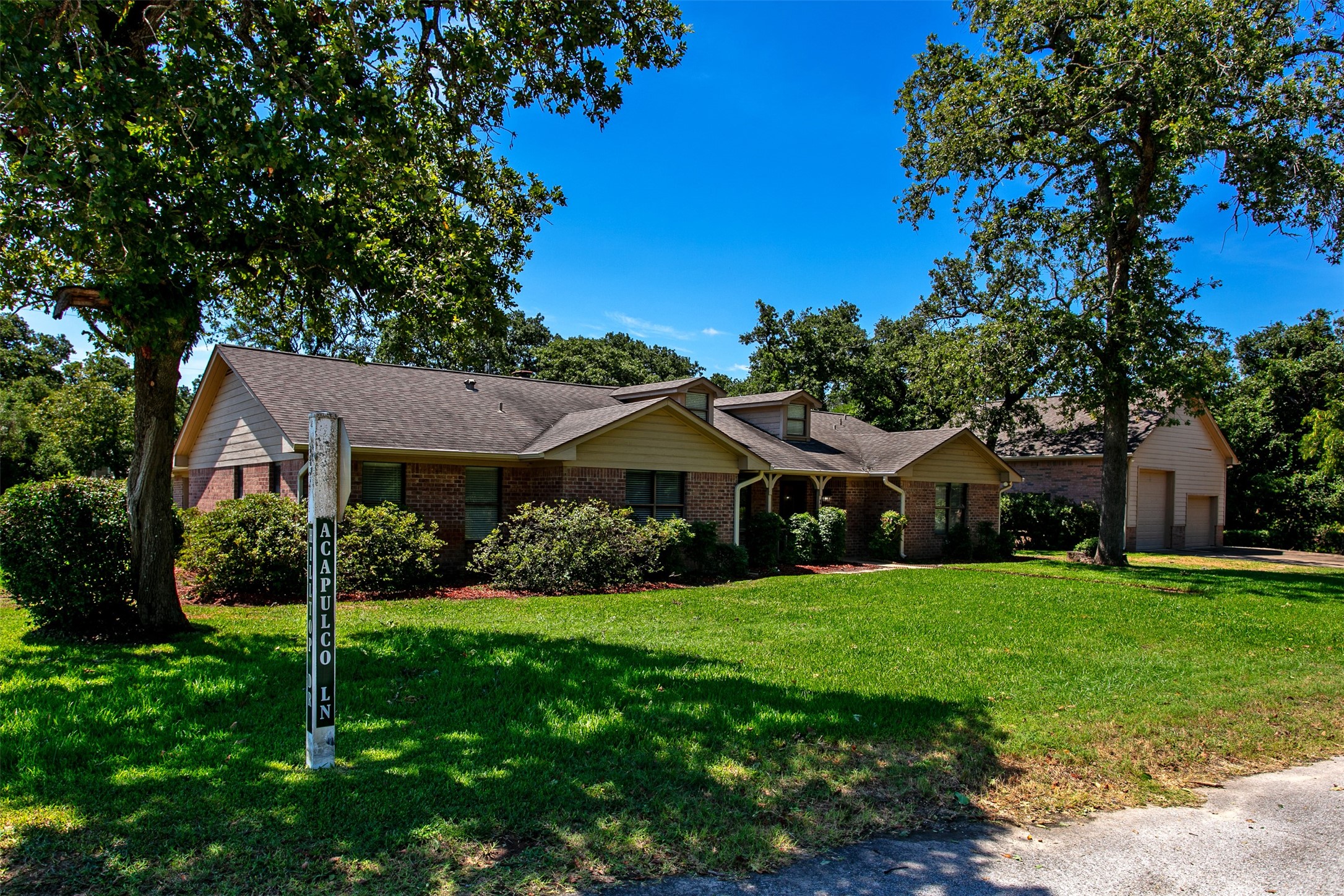 1 Acapulco Lane Property Photo 1