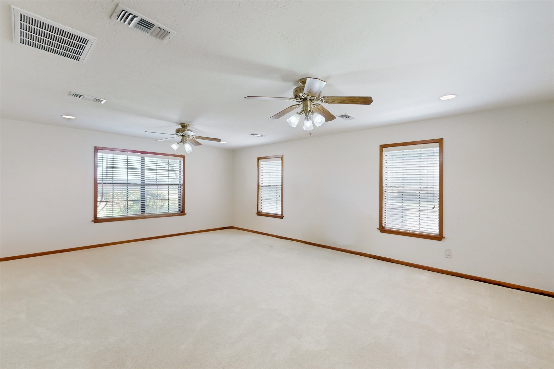 1 Acapulco Lane Property Photo 13