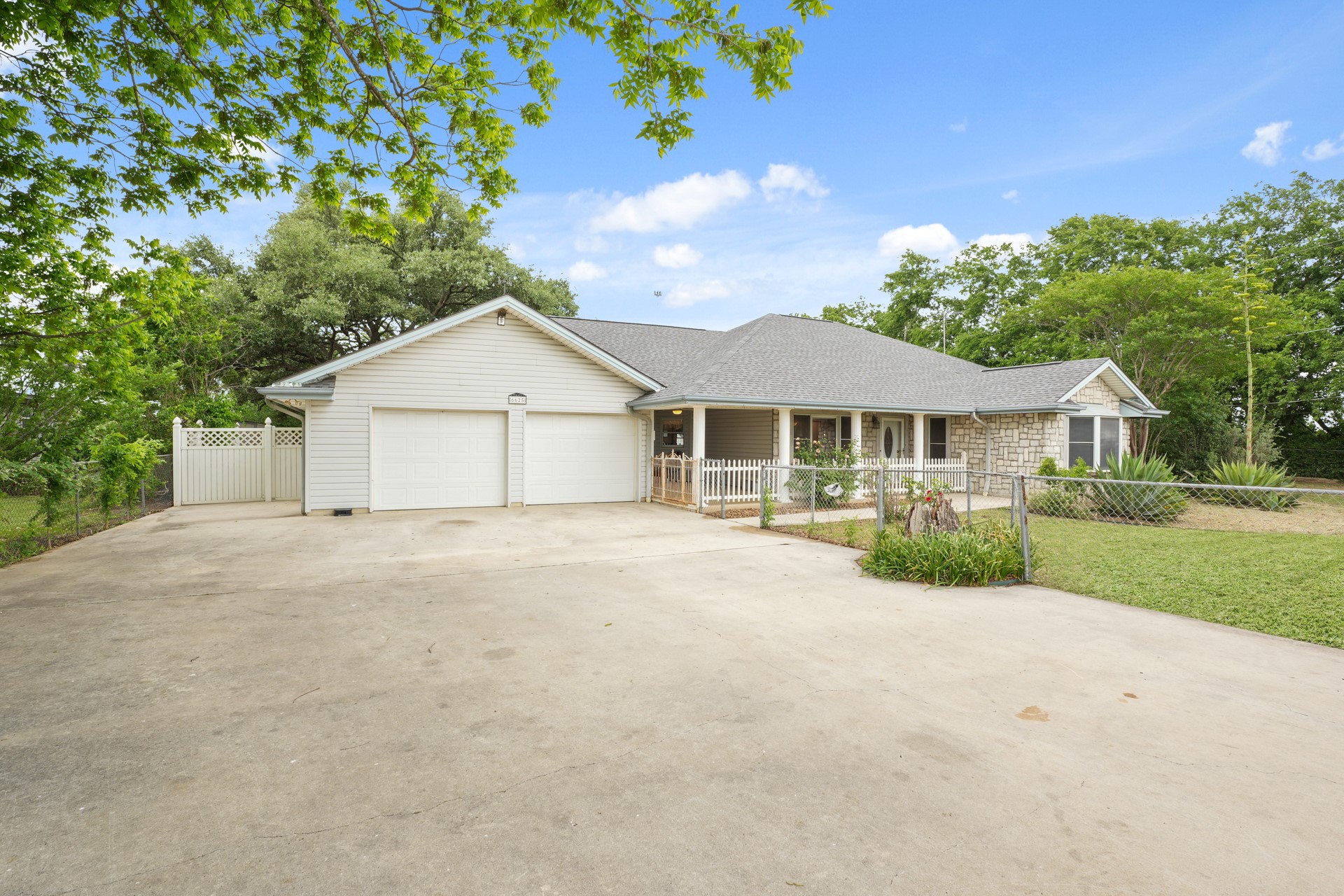 6625 E Post Road Property Photo 2