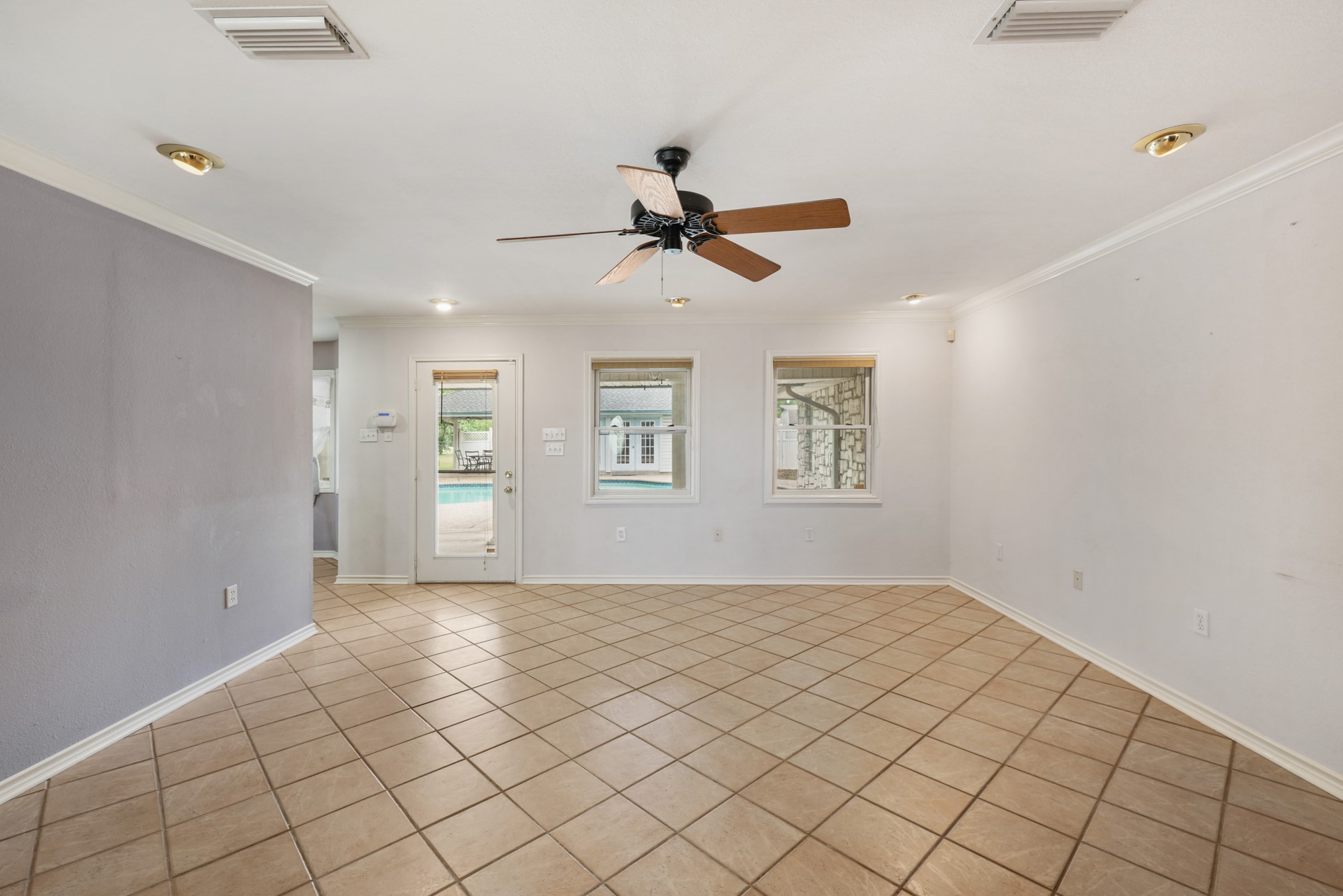 6625 E Post Road Property Photo 9