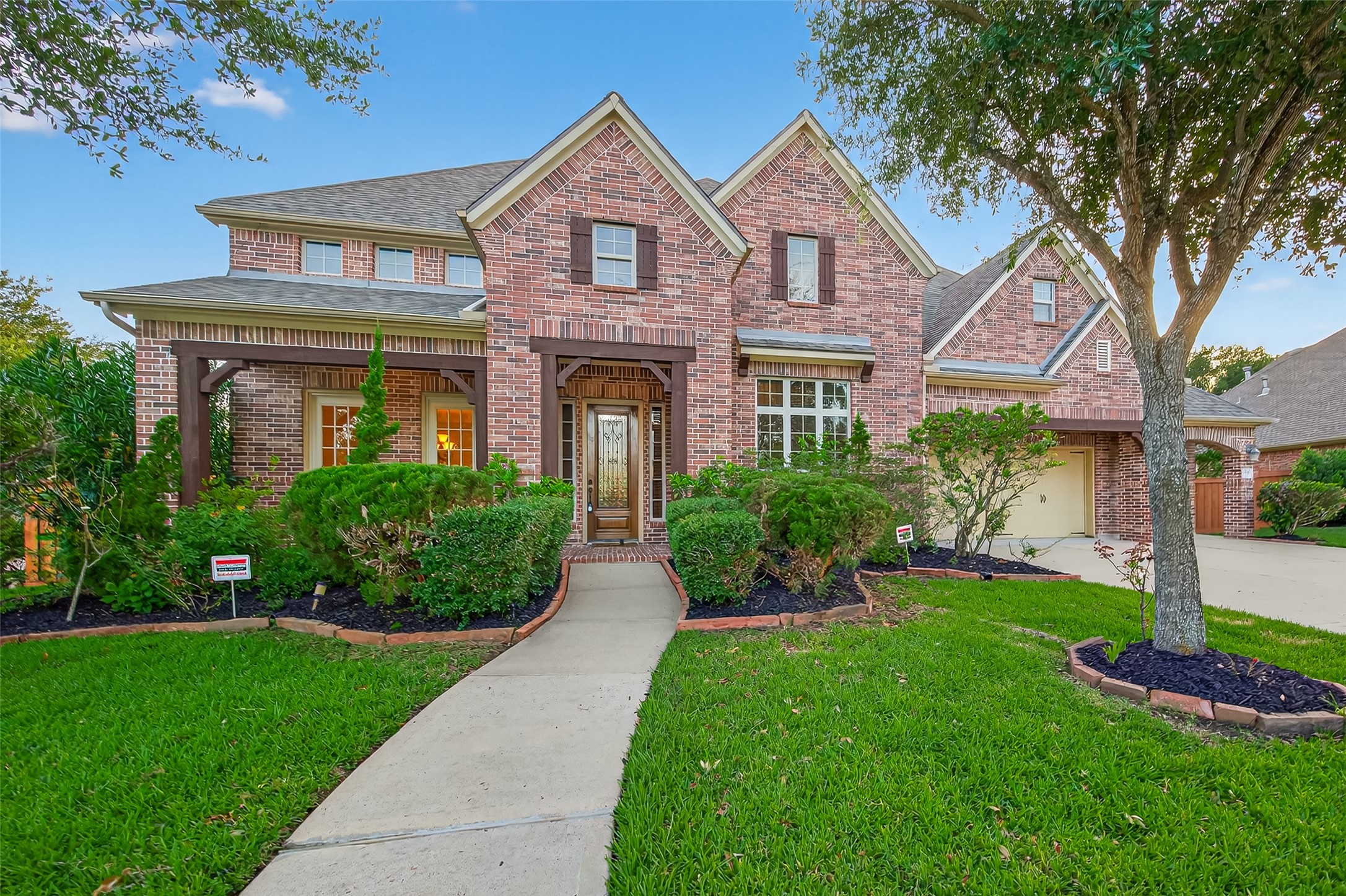 10410 Viscount Landing Property Photo 4