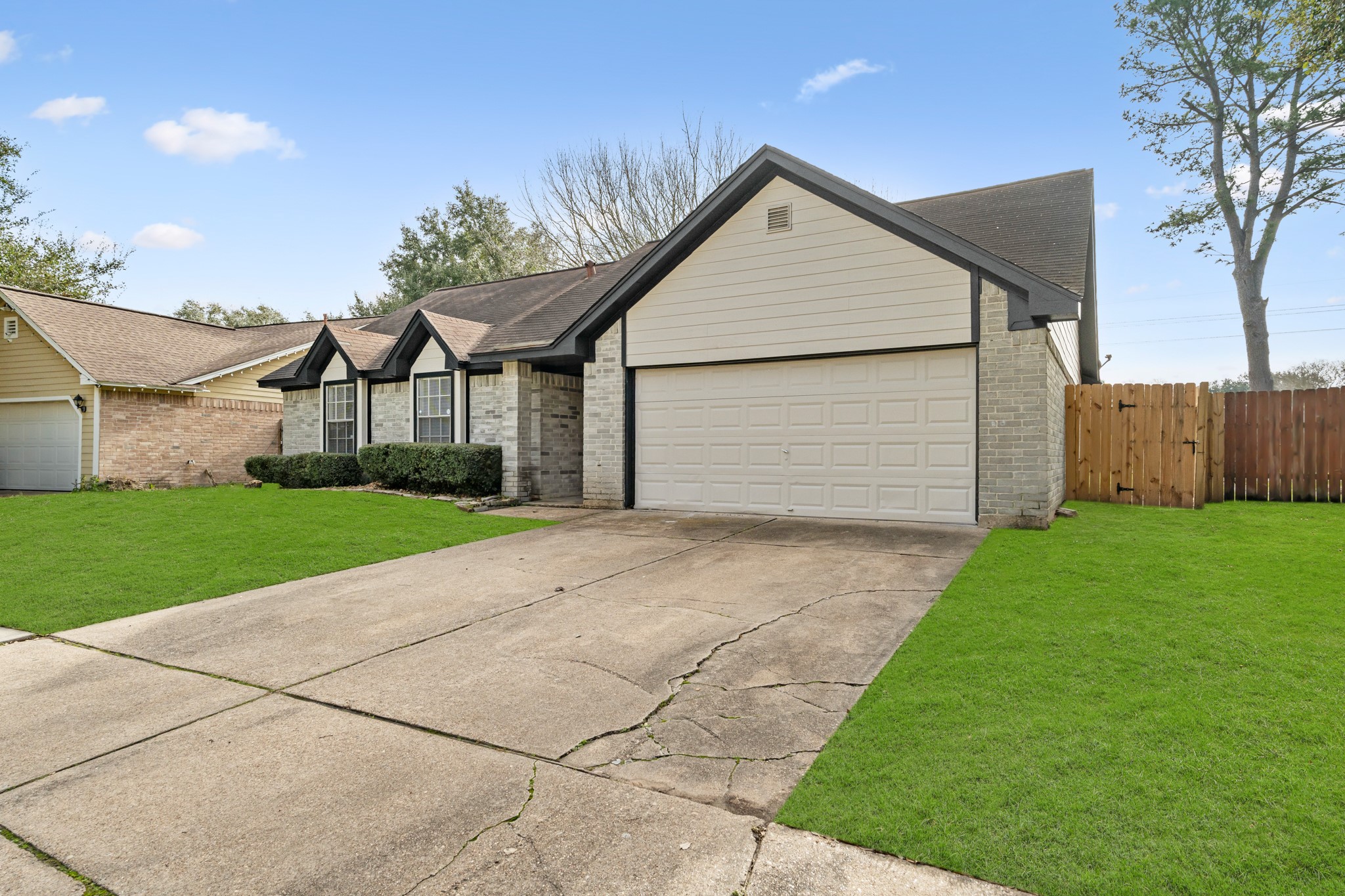 22039 Rivermead Drive Property Photo 3