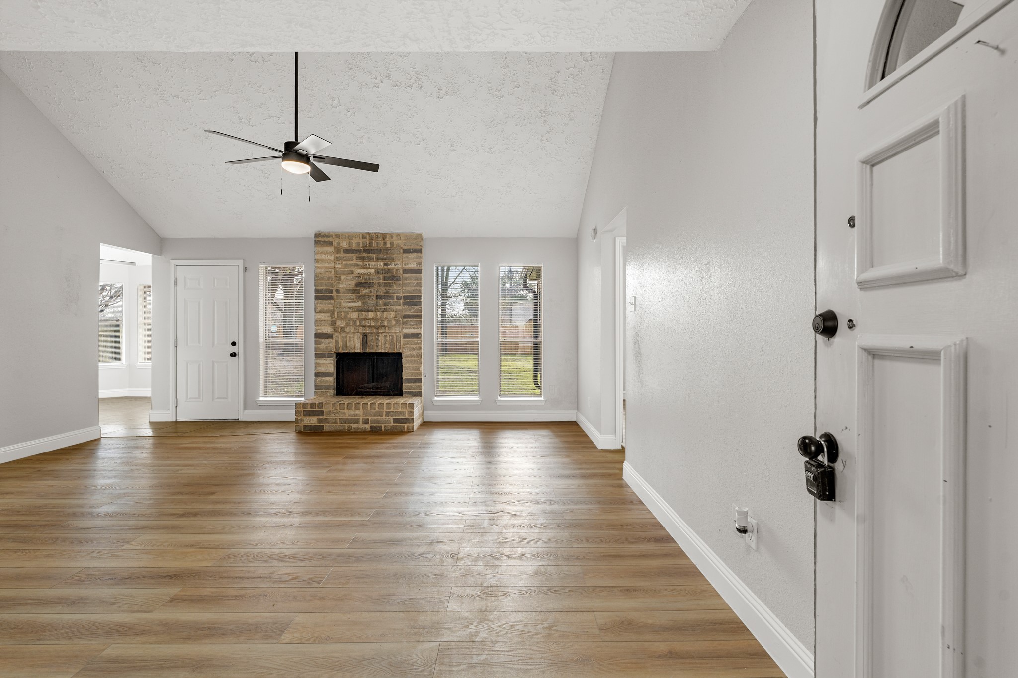 22039 Rivermead Drive Property Photo 5