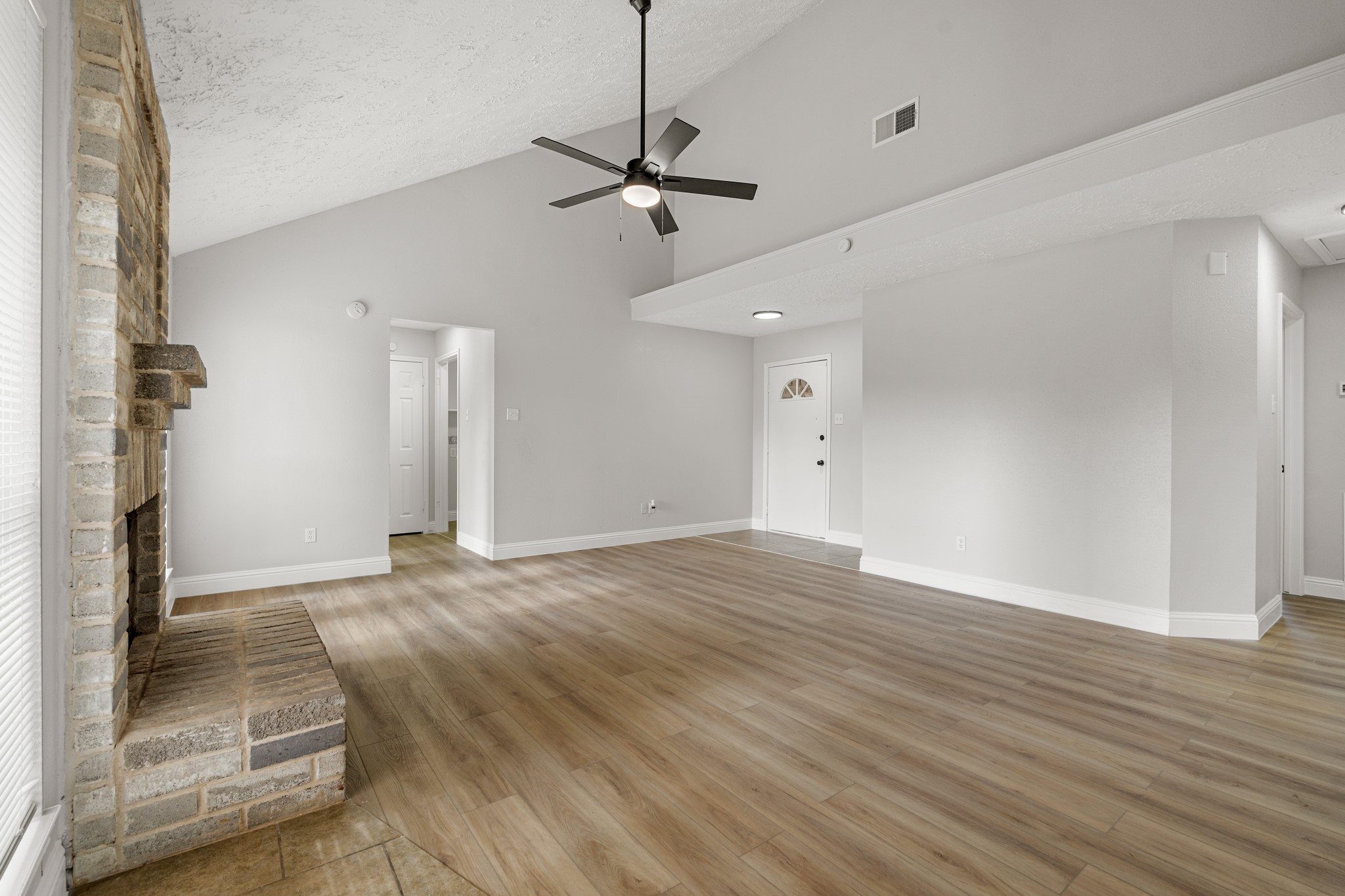22039 Rivermead Drive Property Photo 6