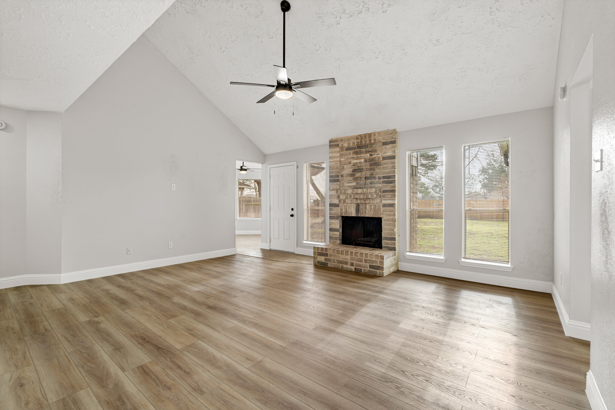 22039 Rivermead Drive Property Photo 7