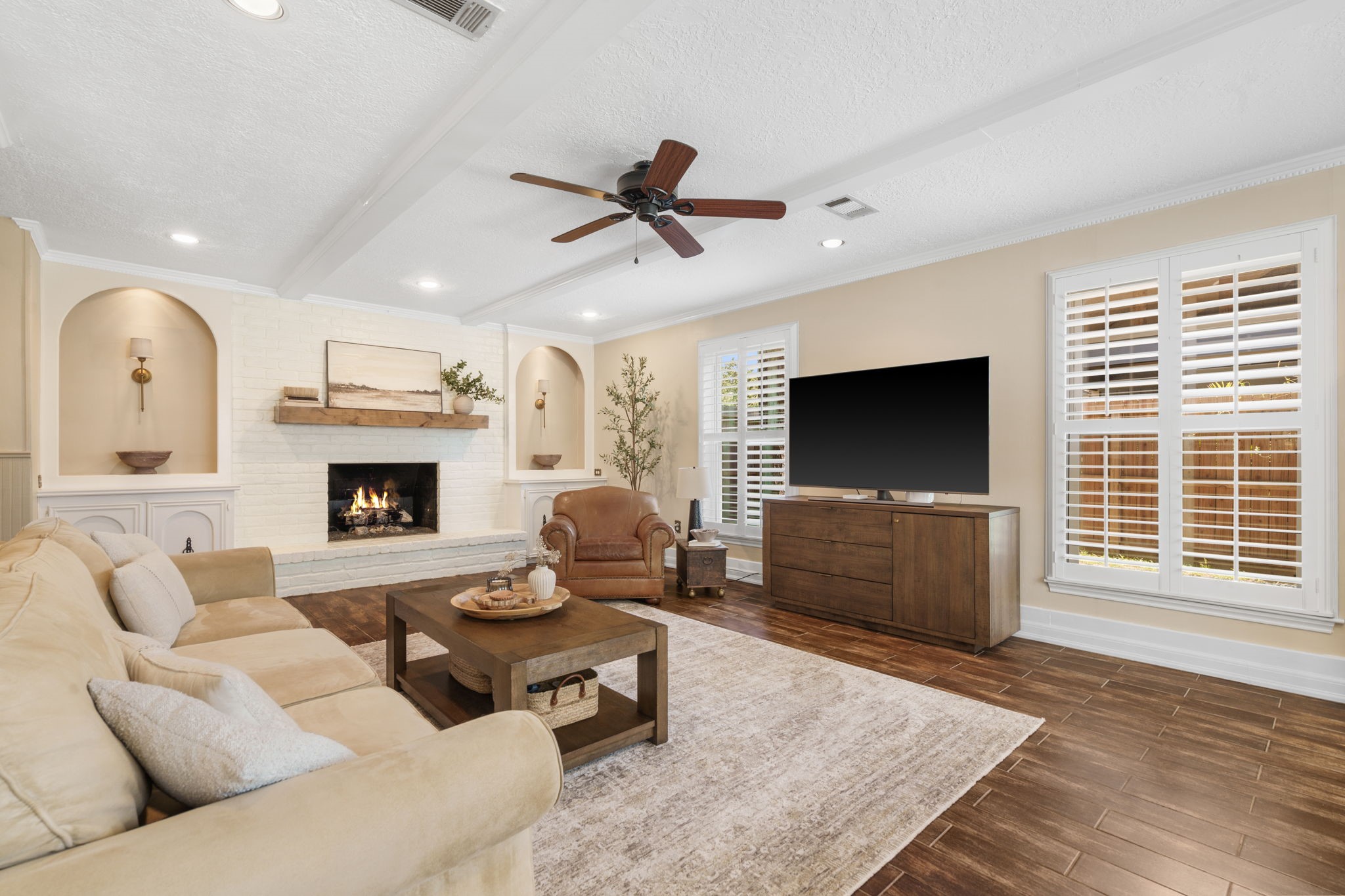 6111 Hickorycrest Drive Property Photo 12
