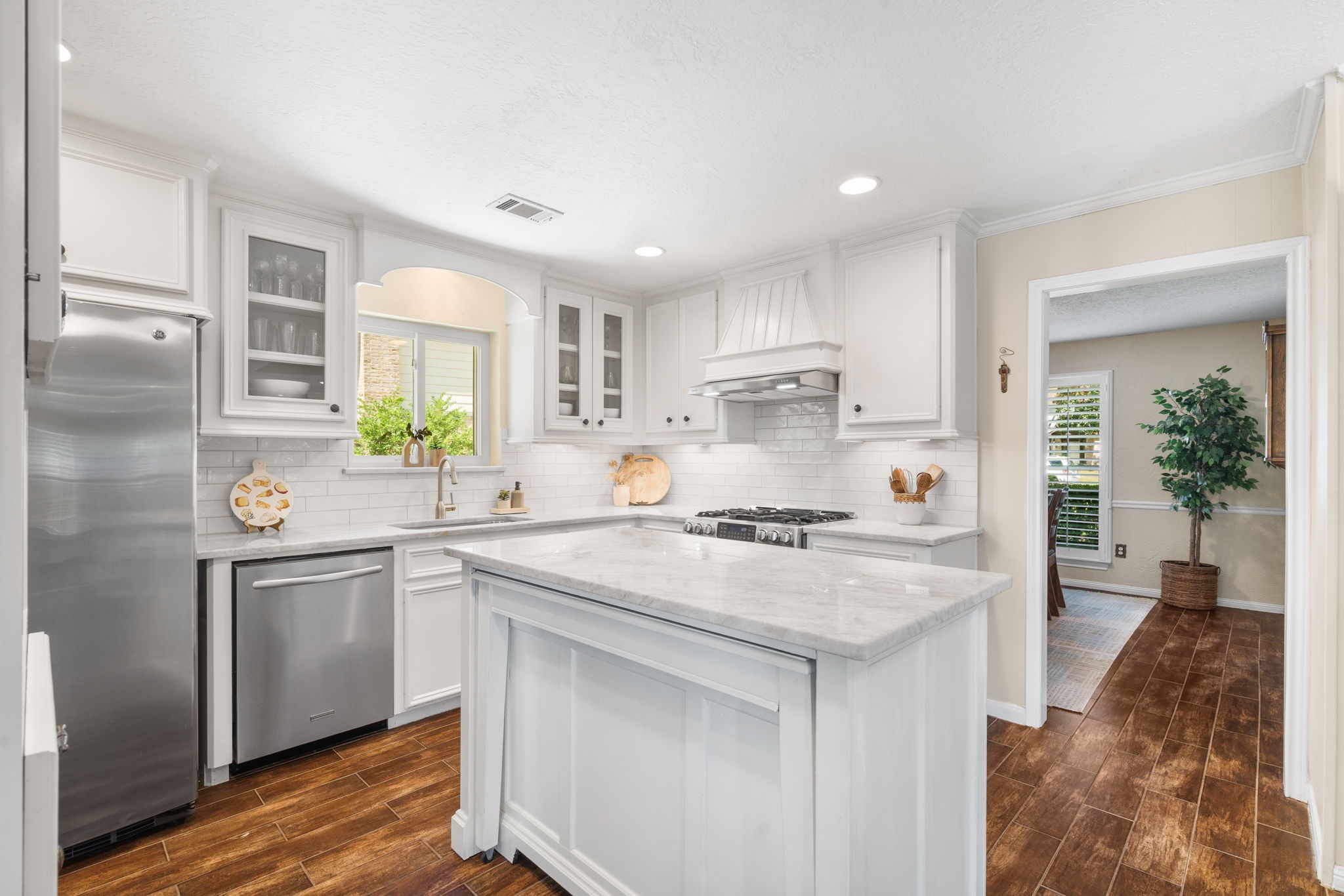 6111 Hickorycrest Drive Property Photo 15