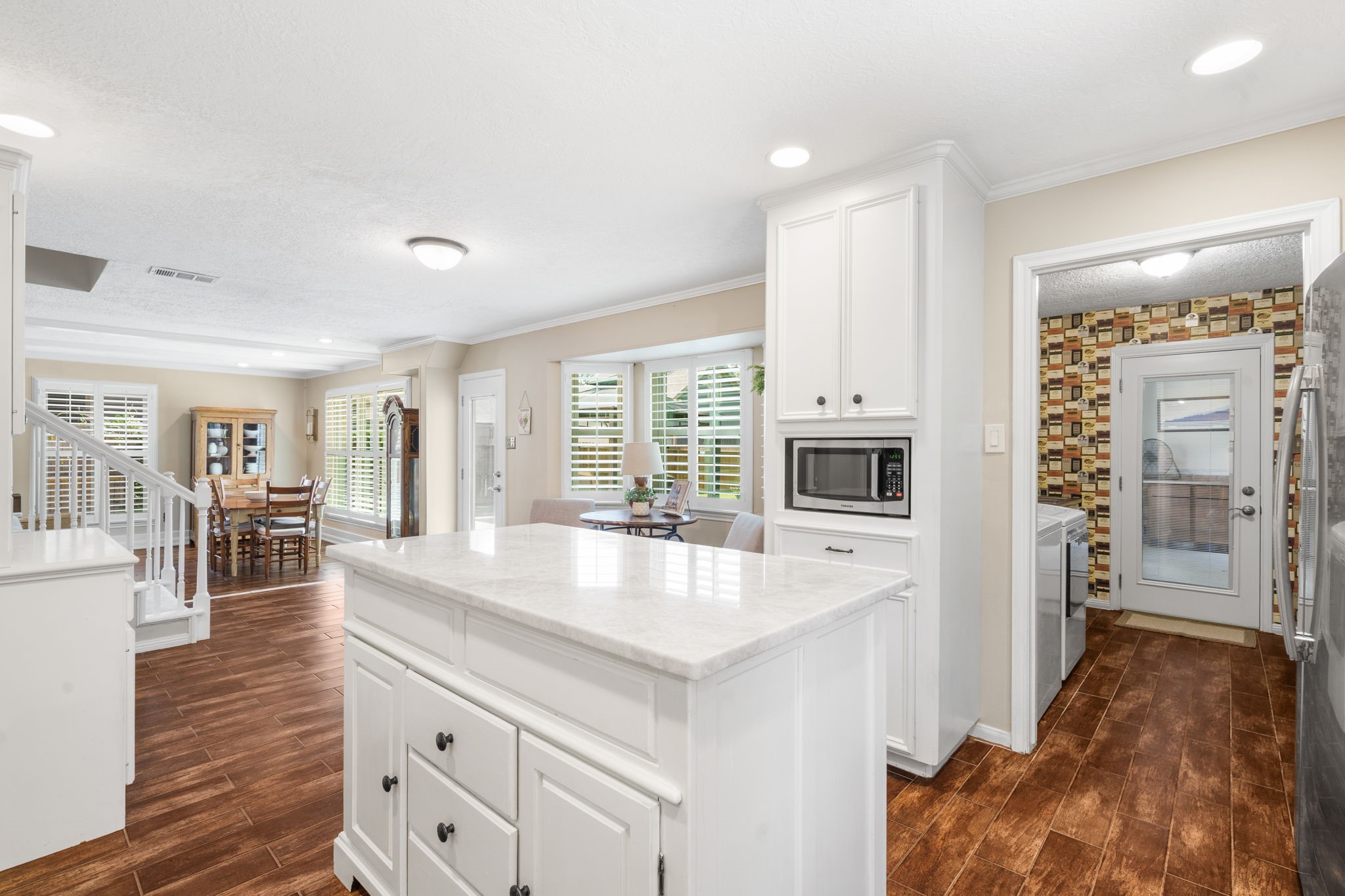 6111 Hickorycrest Drive Property Photo 17