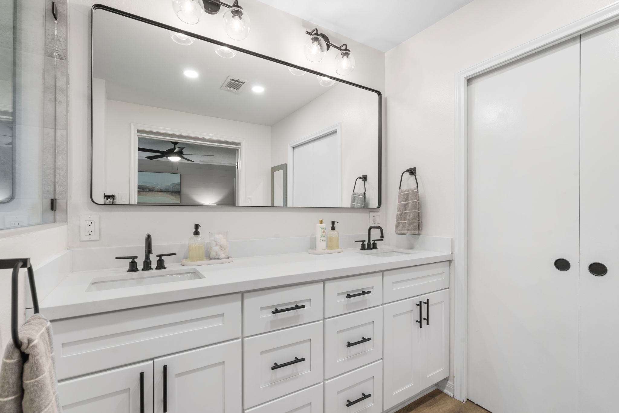 6111 Hickorycrest Drive Property Photo 24