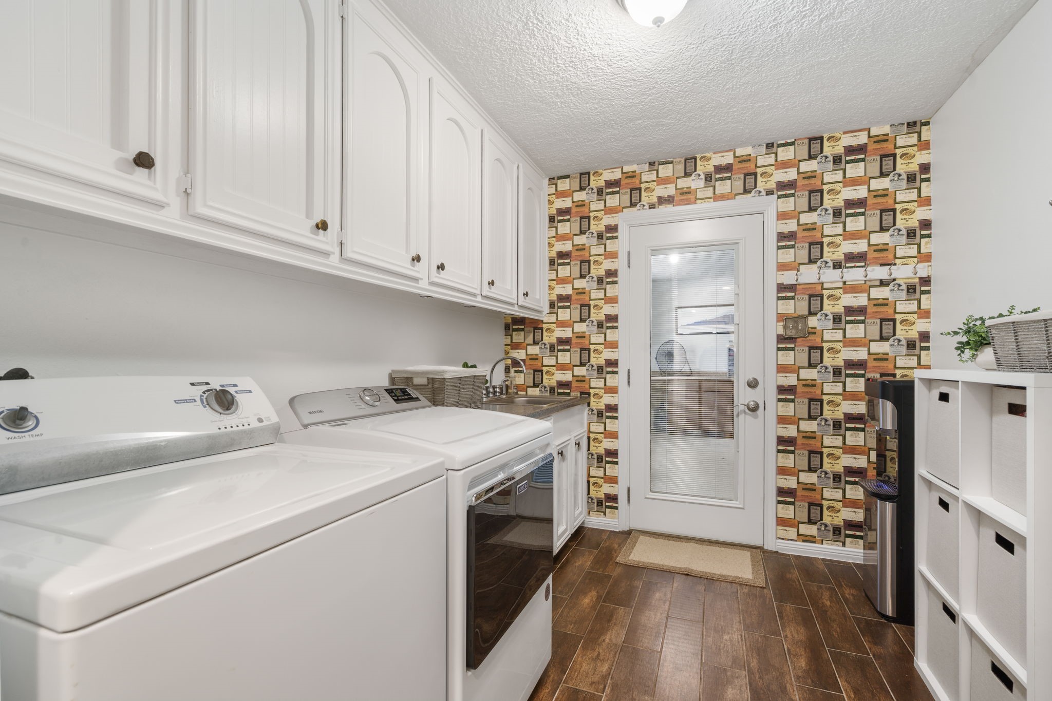6111 Hickorycrest Drive Property Photo 32