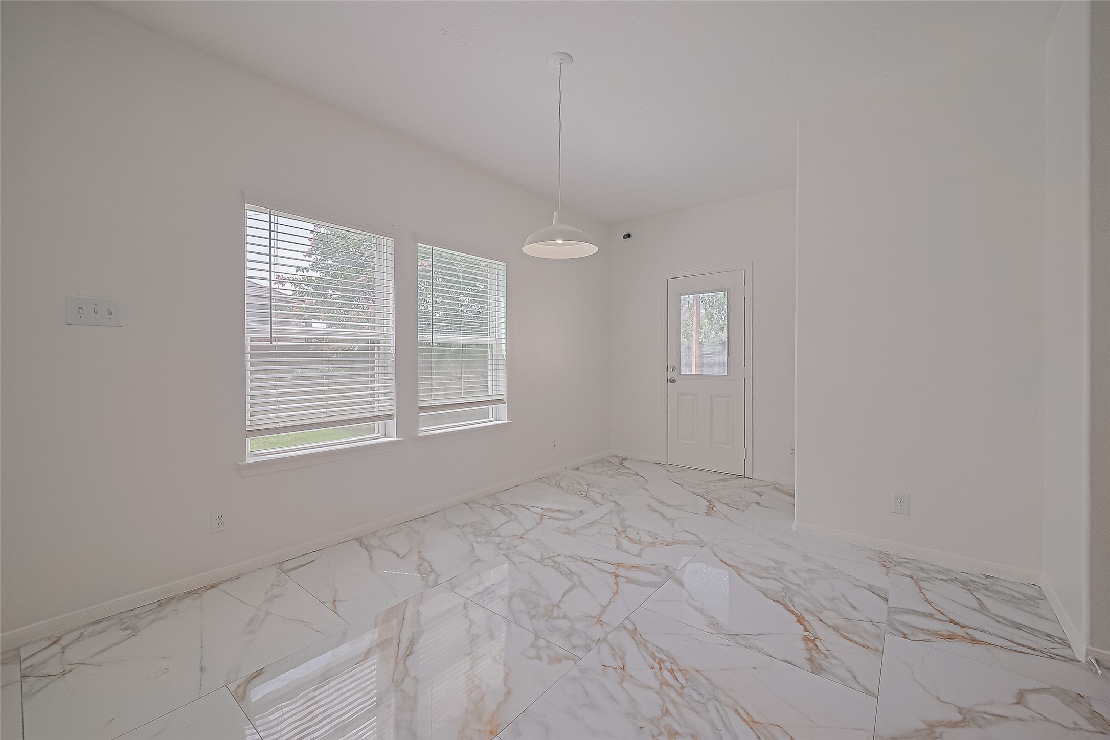 7727 N Friesian Meadow Lane Nw Property Photo 9