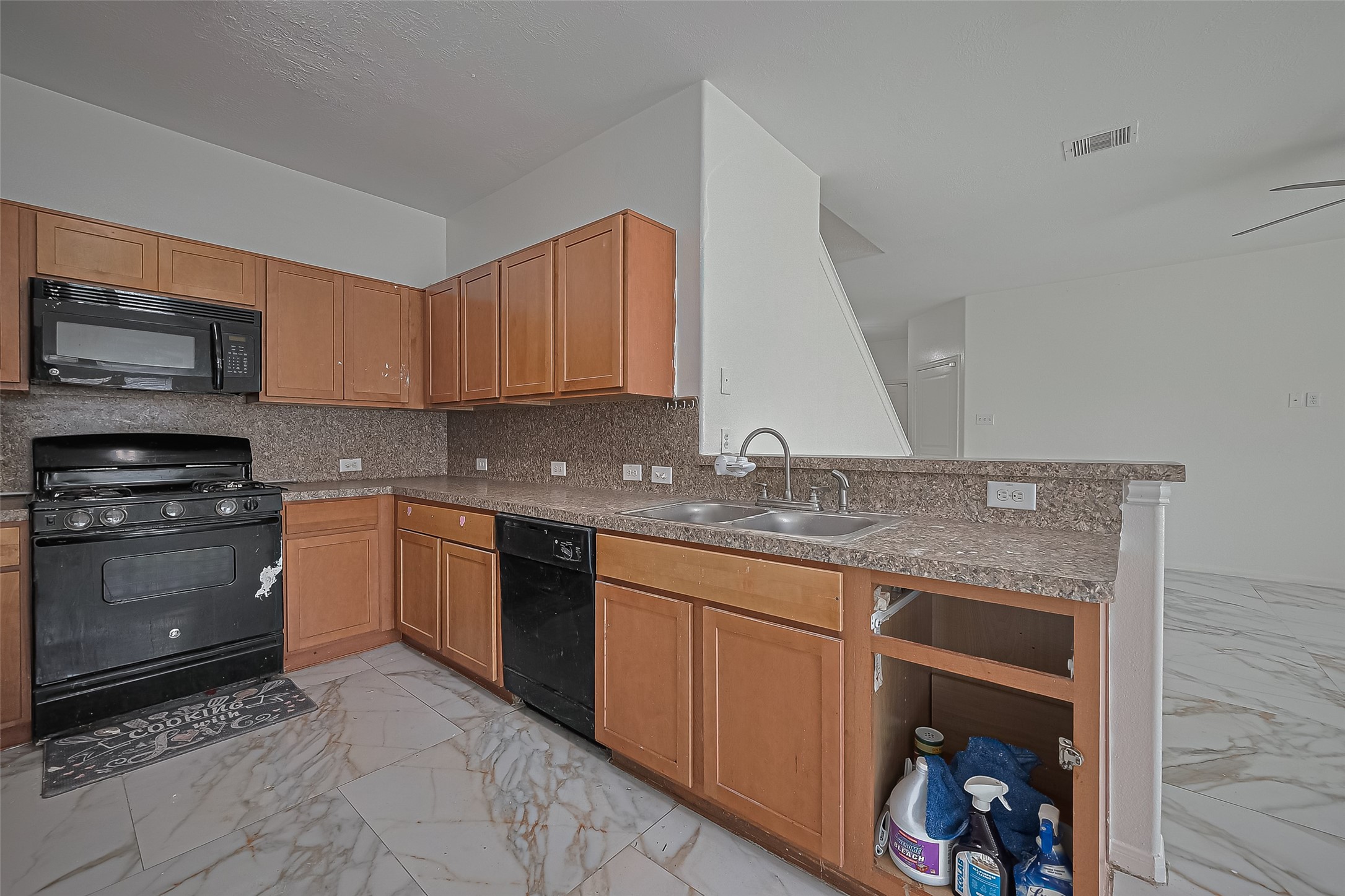 7727 N Friesian Meadow Lane Nw Property Photo 10