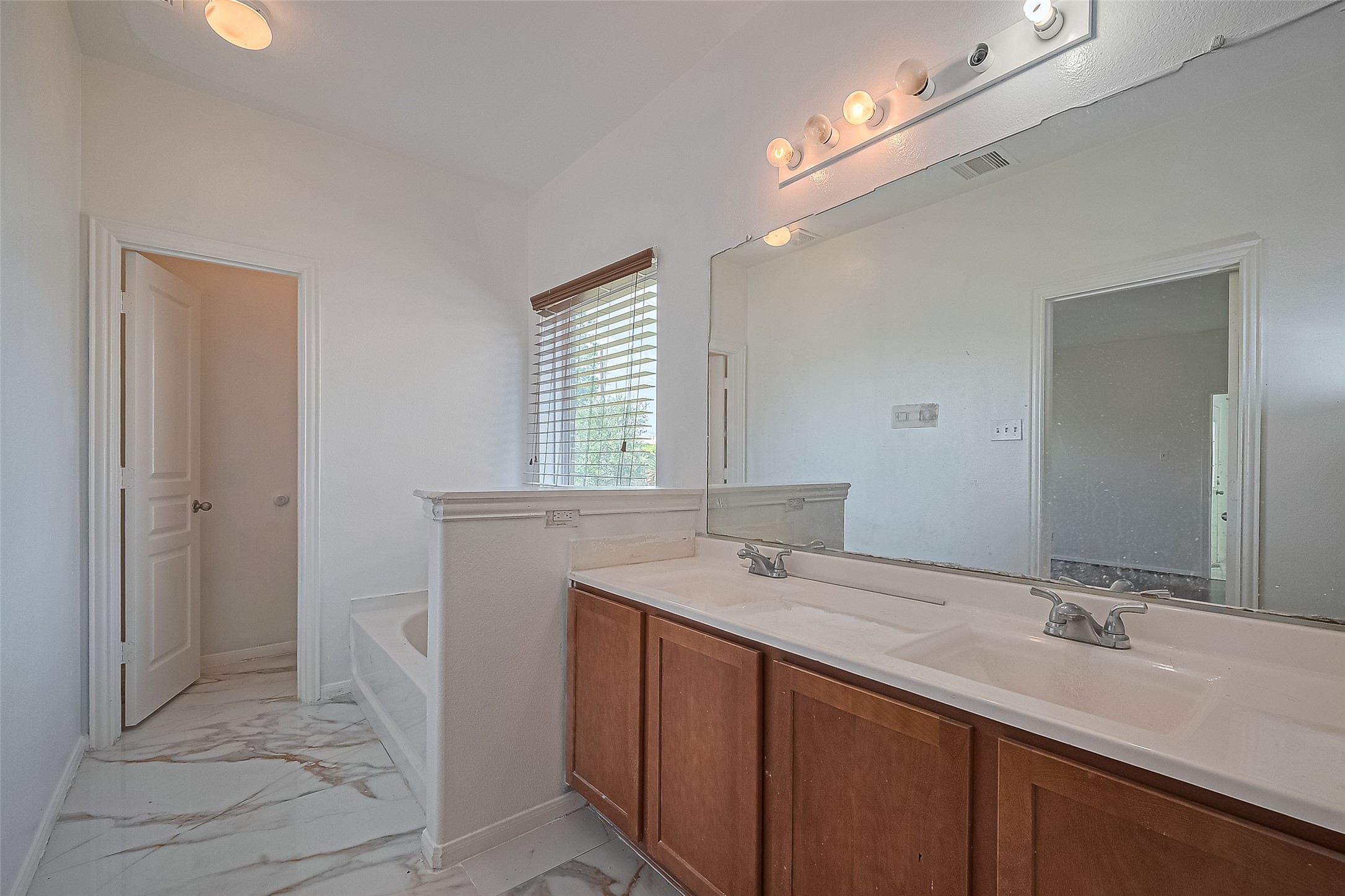 7727 N Friesian Meadow Lane Nw Property Photo 40