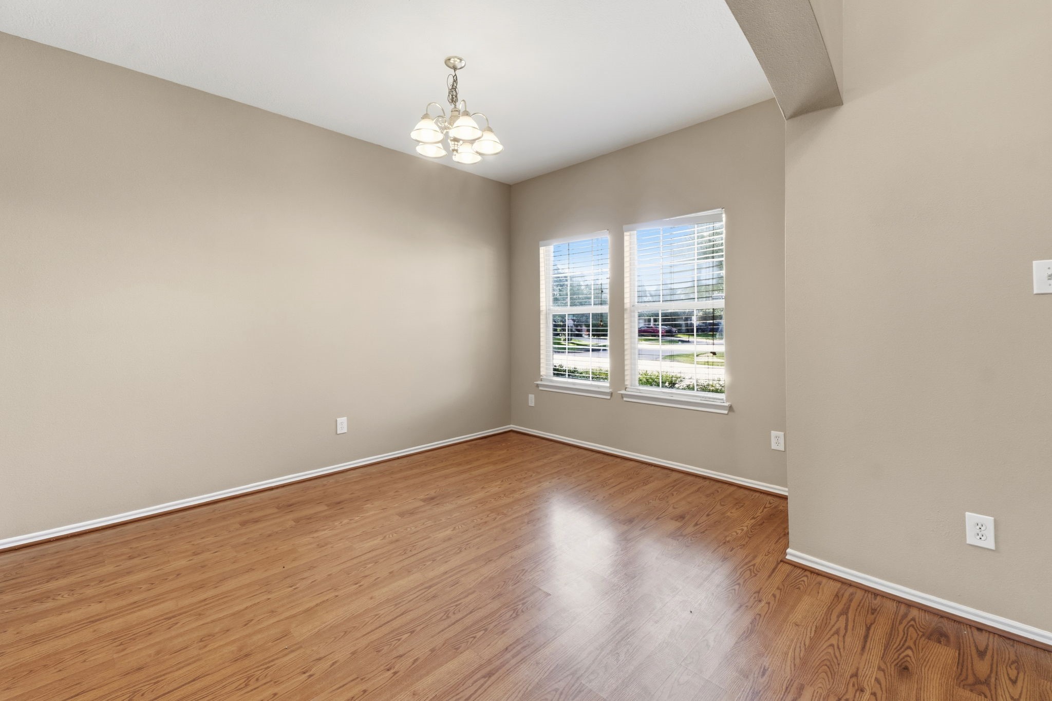 11822 Green Willow Falls Drive Property Photo 5