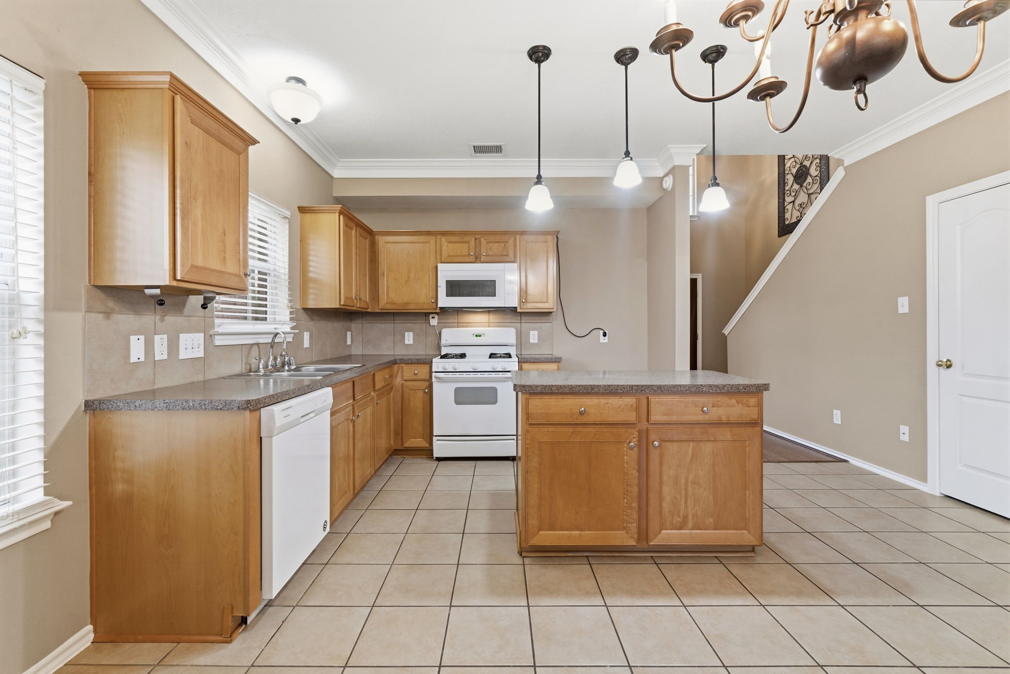 11822 Green Willow Falls Drive Property Photo 6