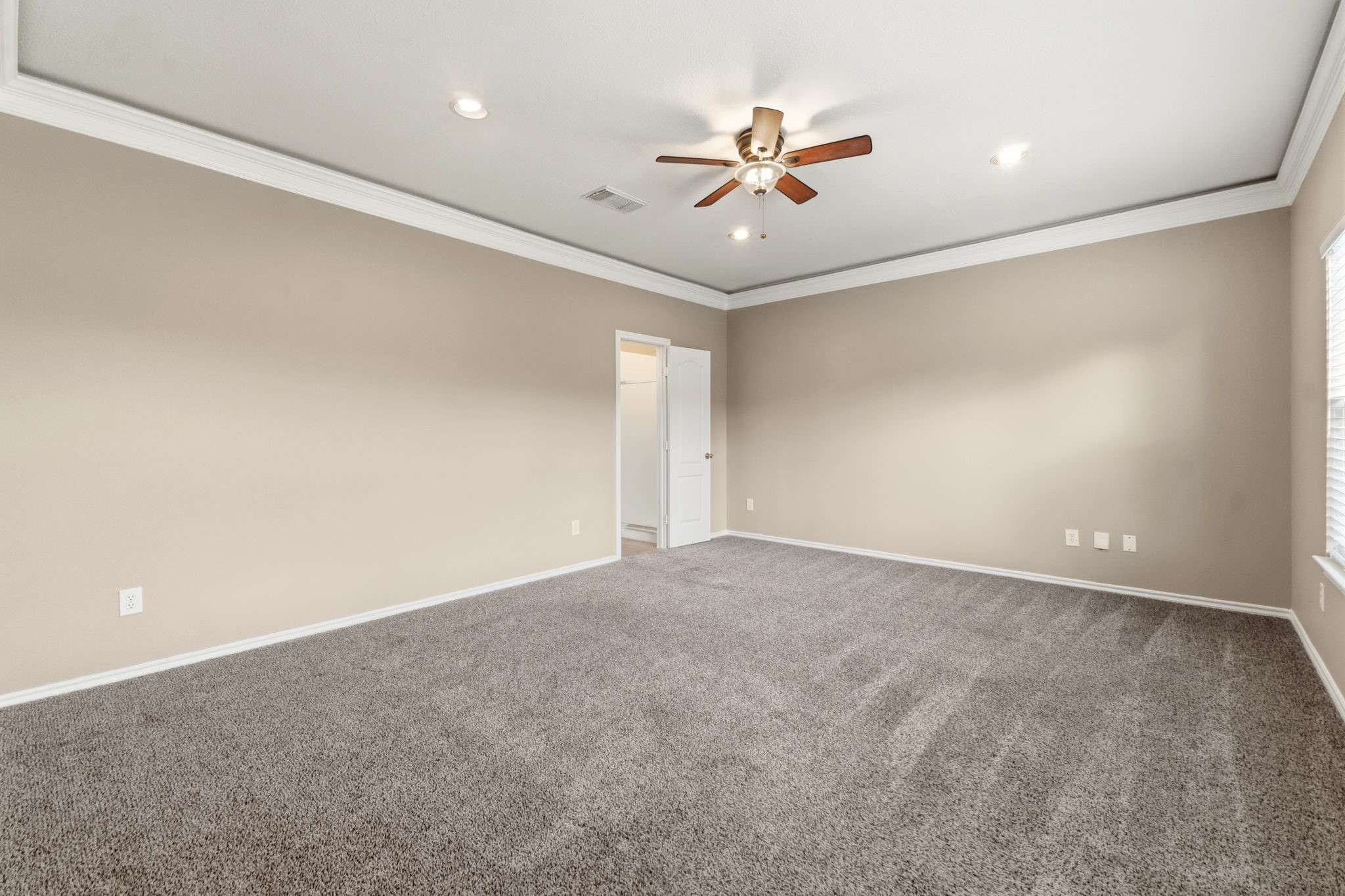 11822 Green Willow Falls Drive Property Photo 9