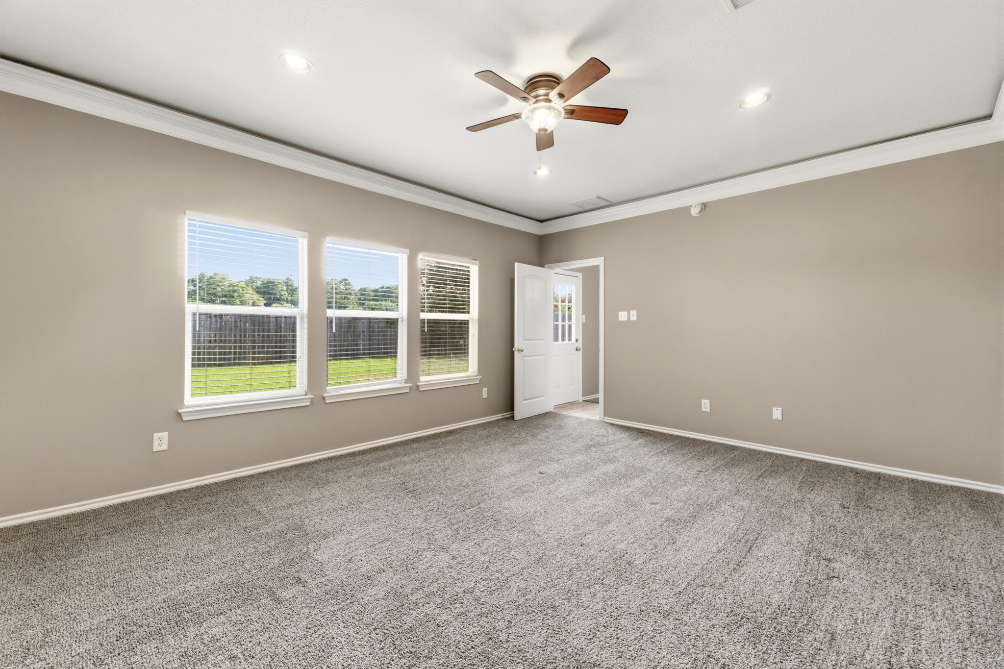 11822 Green Willow Falls Drive Property Photo 10