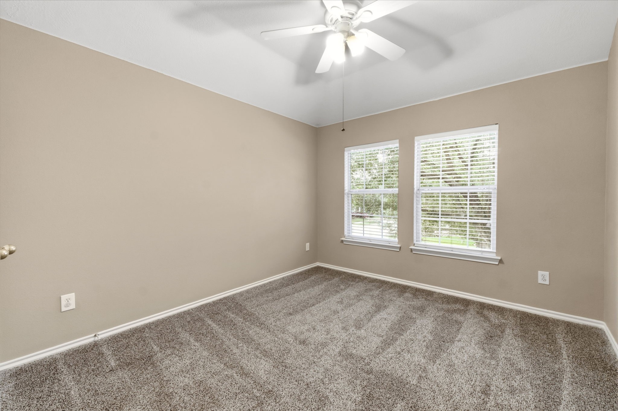 11822 Green Willow Falls Drive Property Photo 14