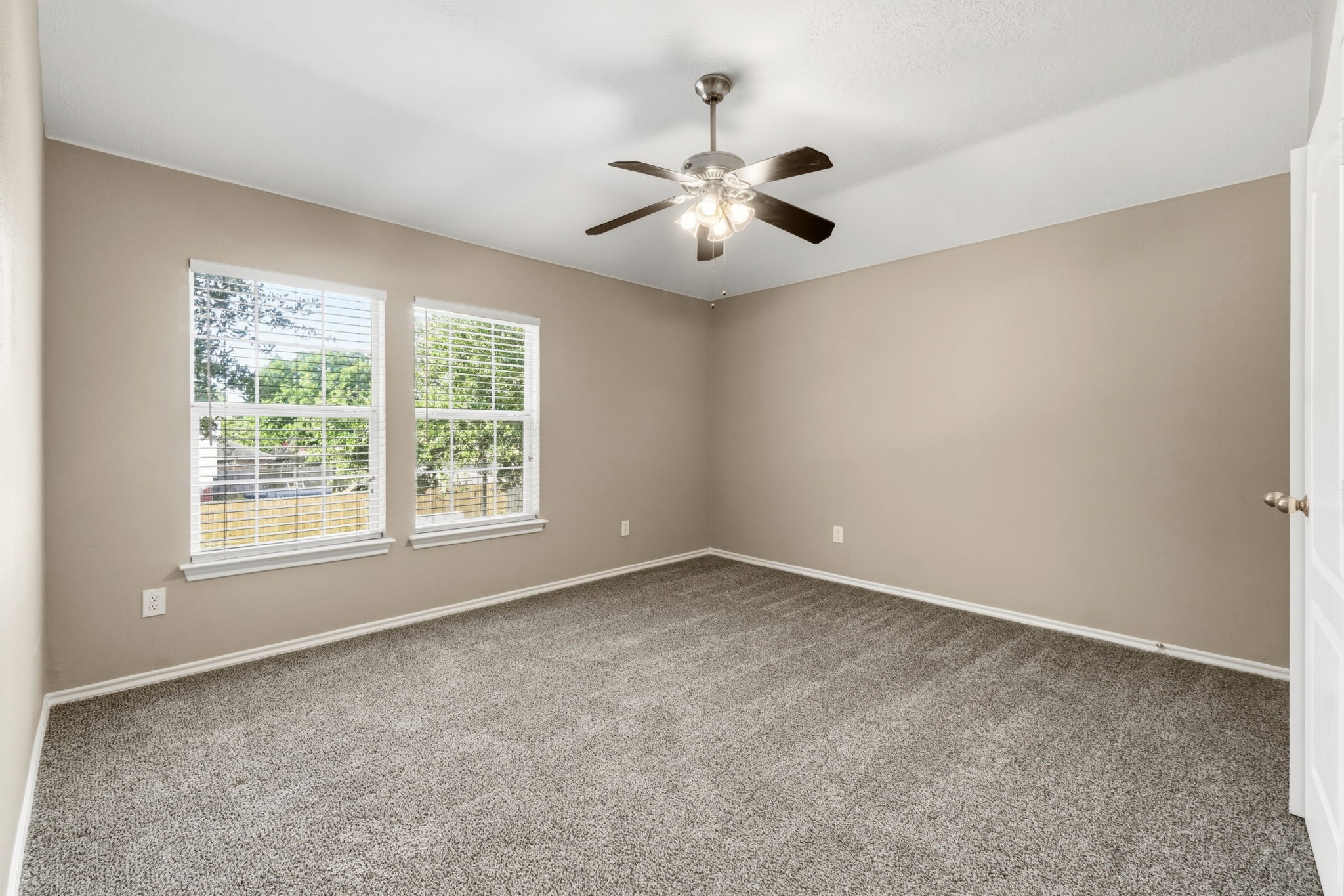 11822 Green Willow Falls Drive Property Photo 16