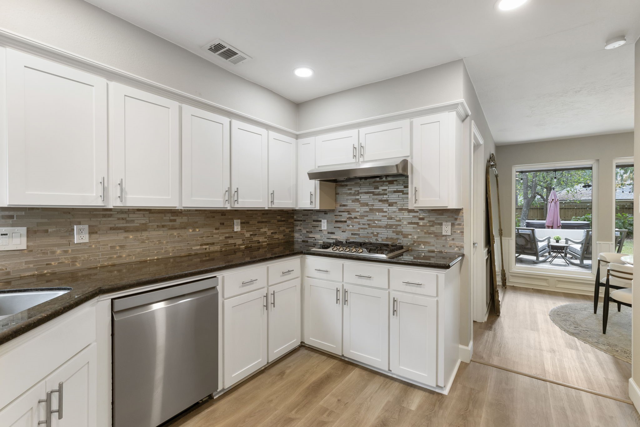 21 Wakerobin Court Property Photo 9