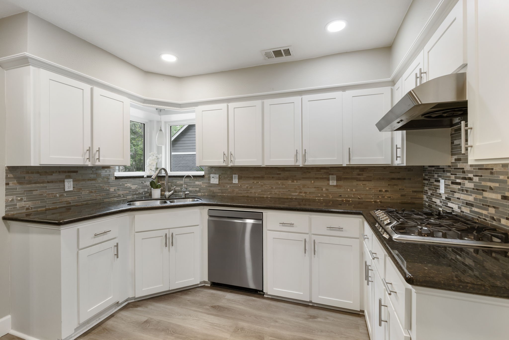 21 Wakerobin Court Property Photo 10