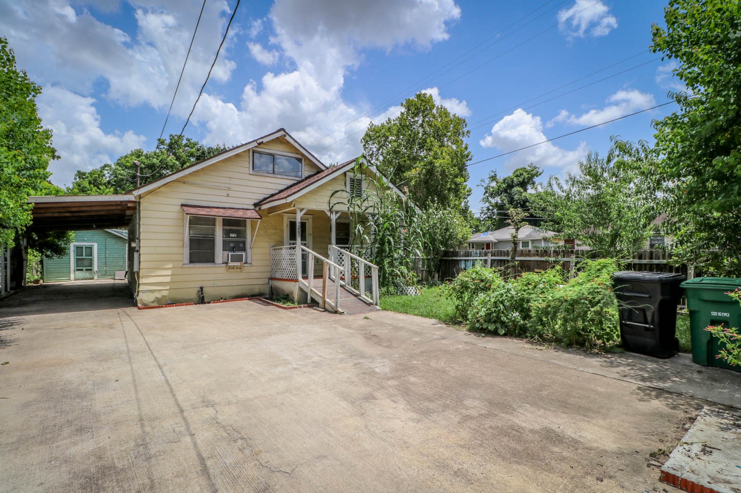 9243 E Avenue O Property Photo 1