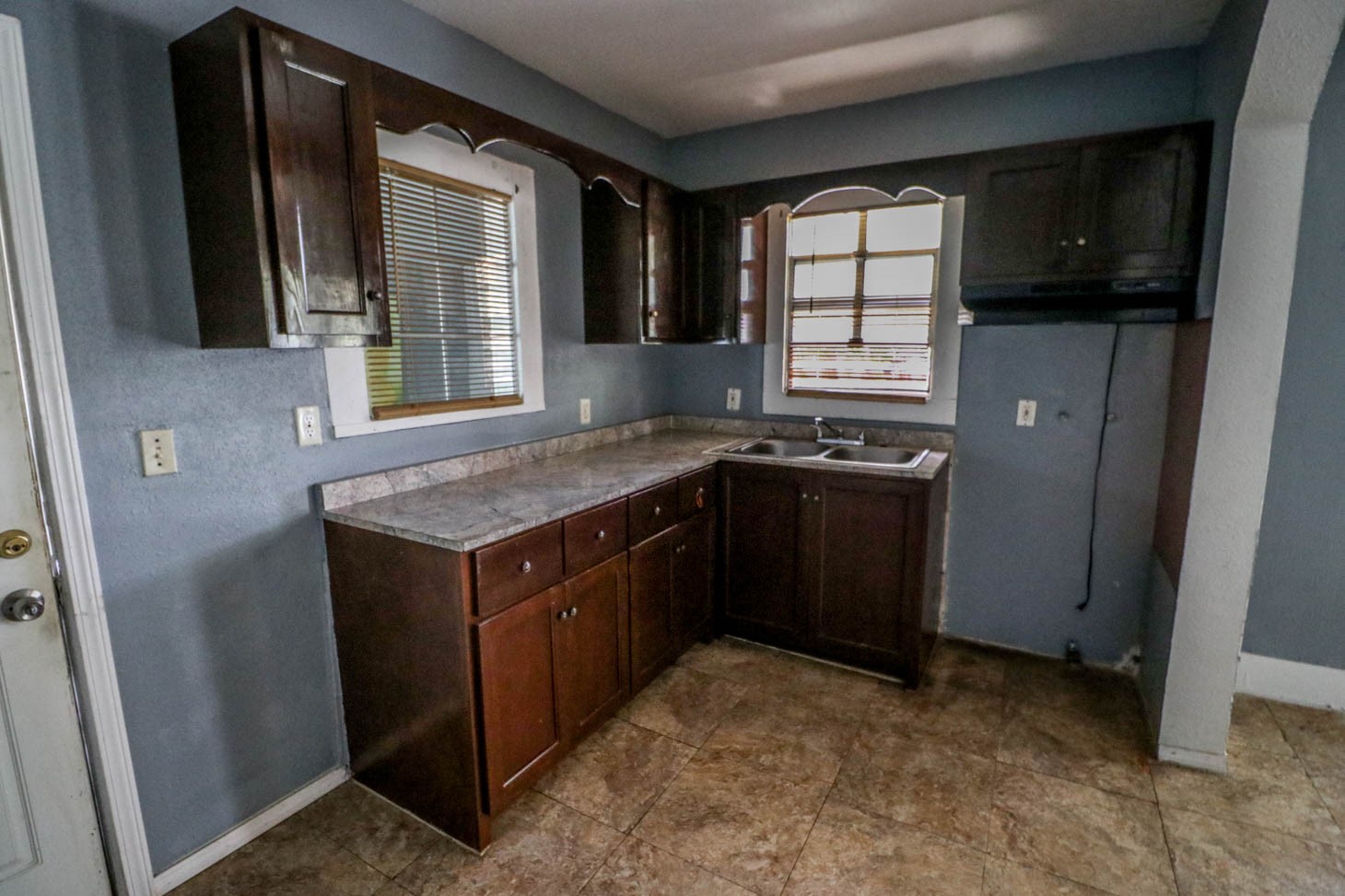 9243 E Avenue O Property Photo 9