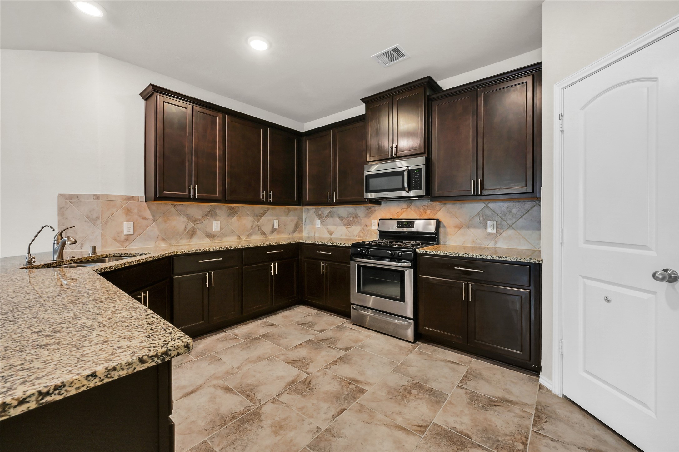 23723 Giardini Drive Property Photo 12