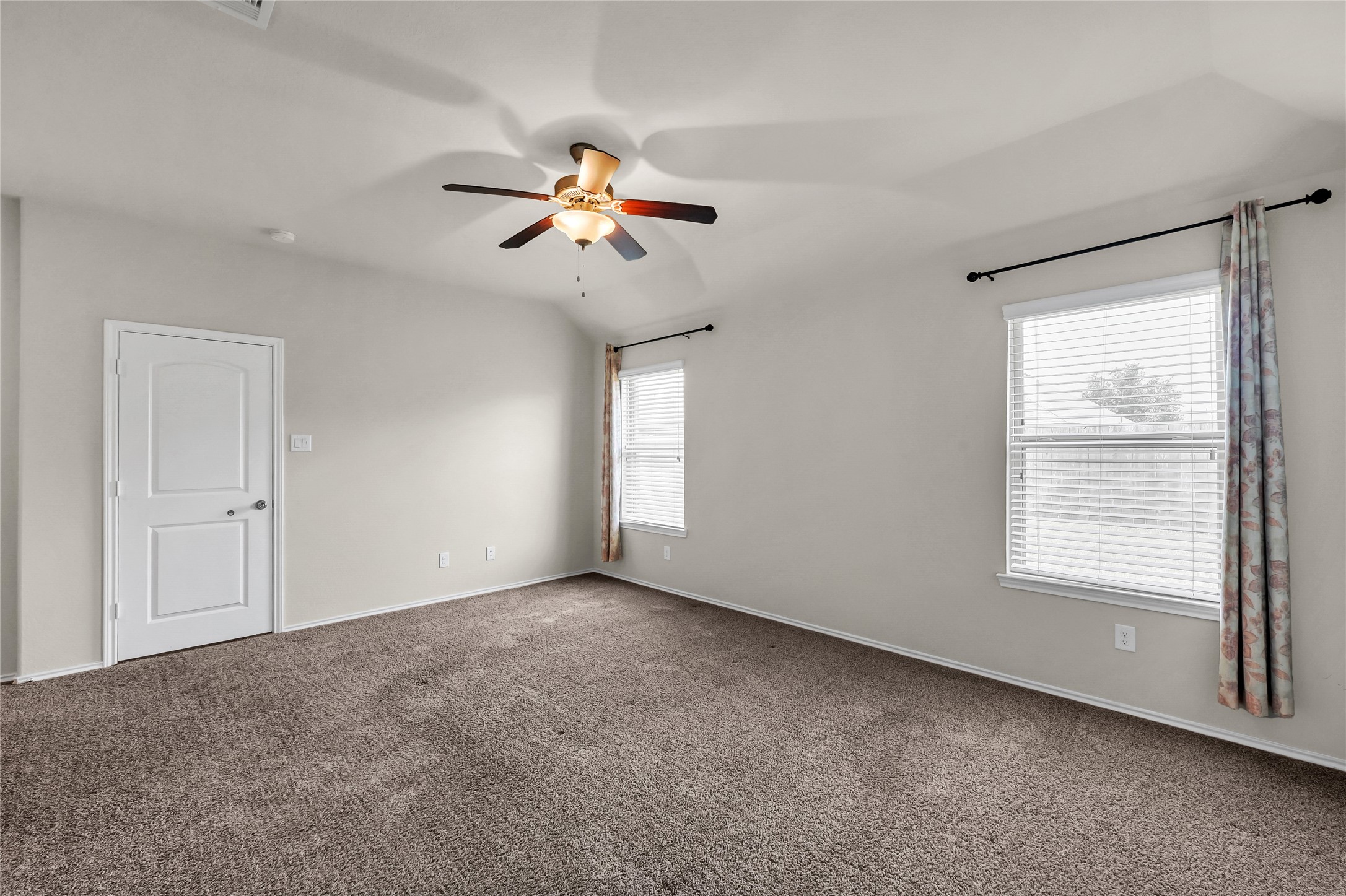 23723 Giardini Drive Property Photo 16