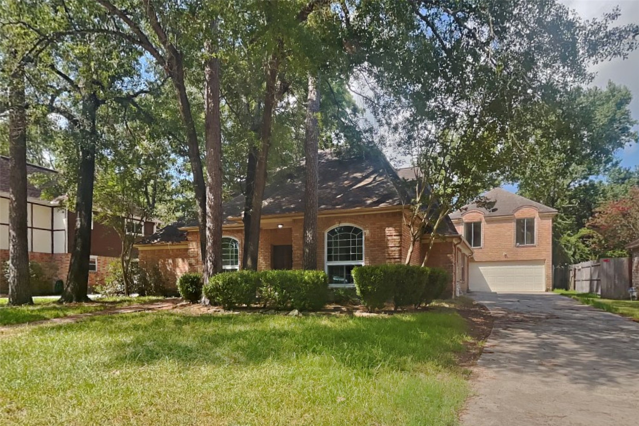 16915 Misty Creek Drive Property Photo 1