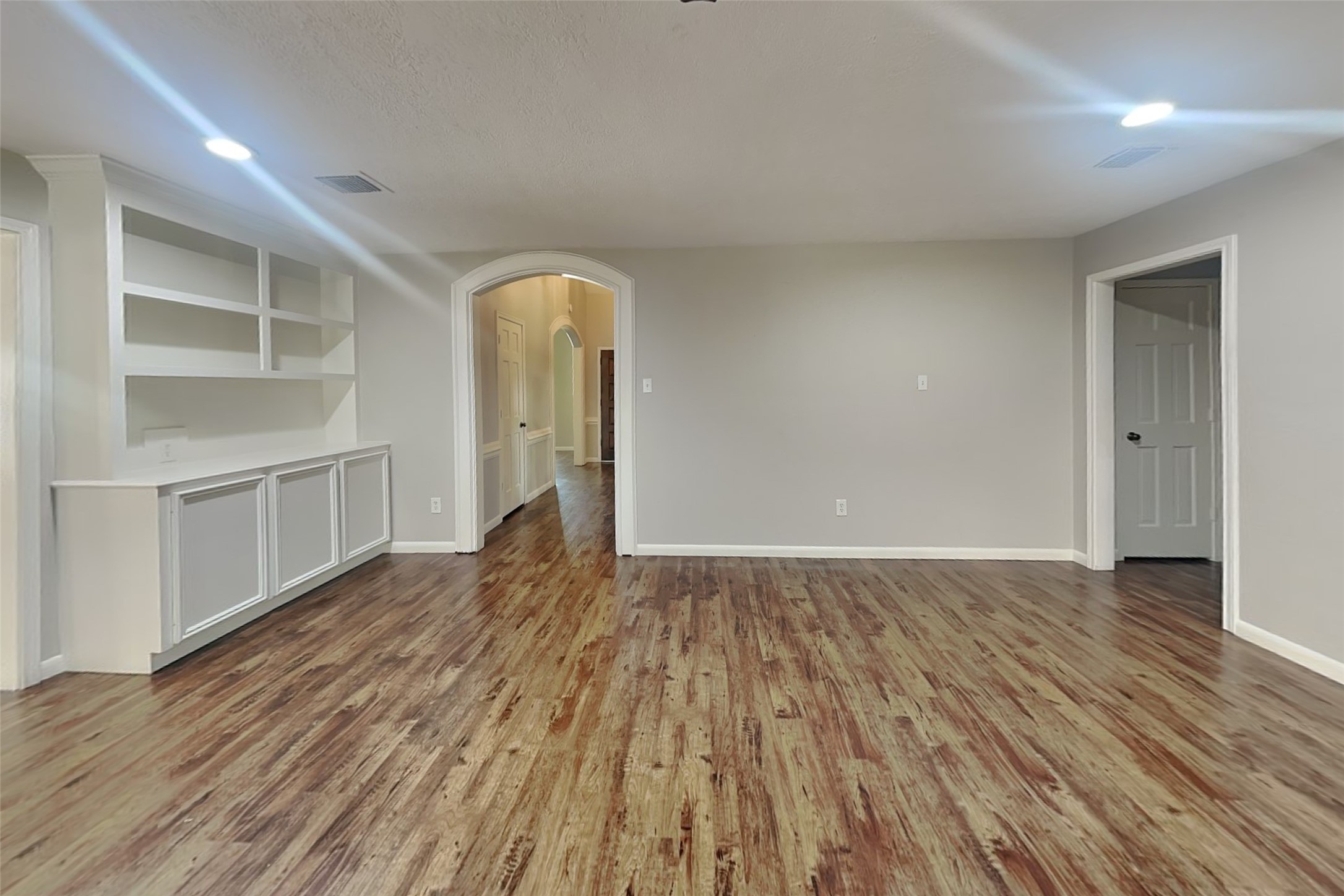 16915 Misty Creek Drive Property Photo 4