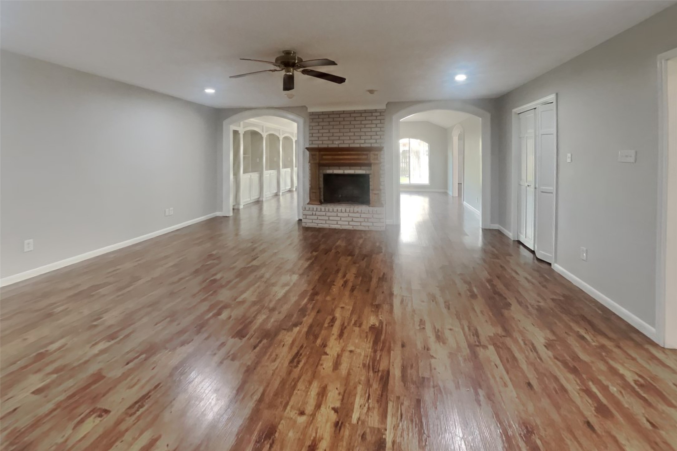 16915 Misty Creek Drive Property Photo 5