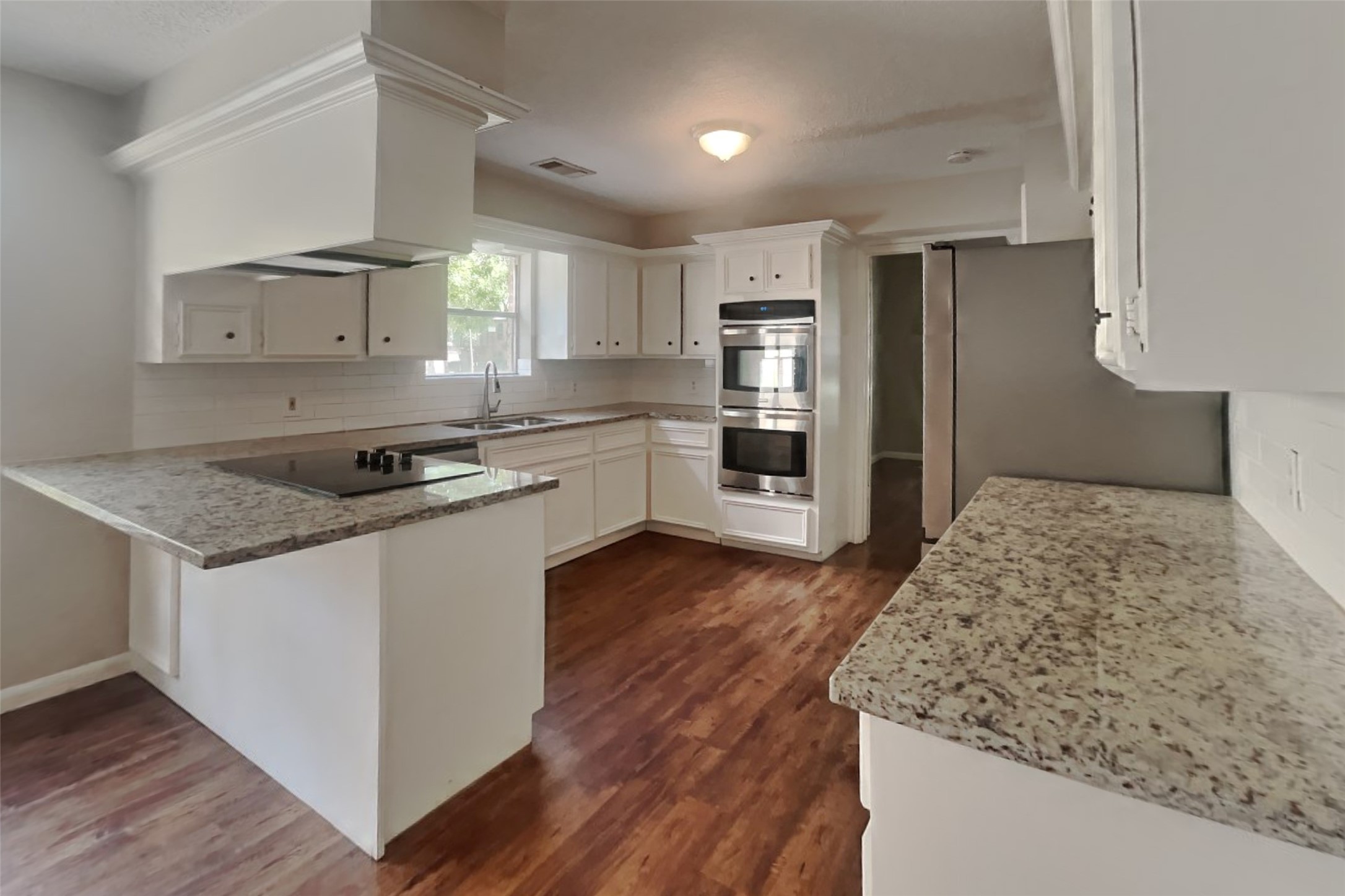 16915 Misty Creek Drive Property Photo 9