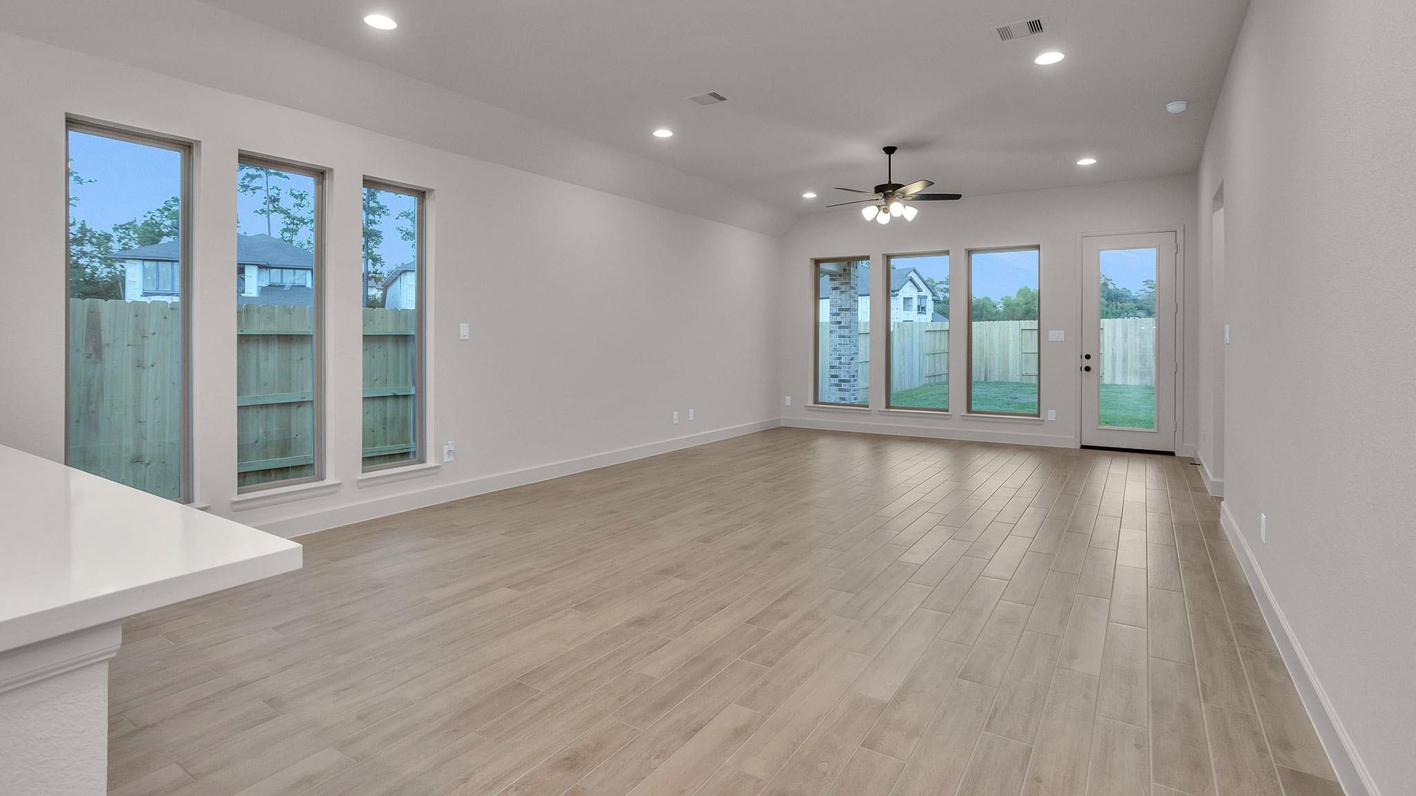 359 Mulberry Creek Street, Conroe Tx 77304 Property Photo 8