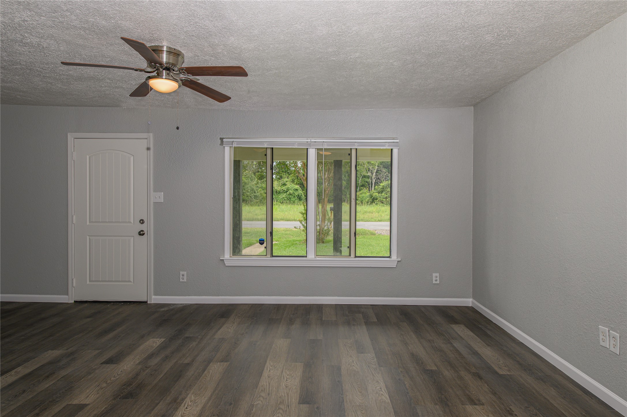 6811 Mike Street Property Photo 3