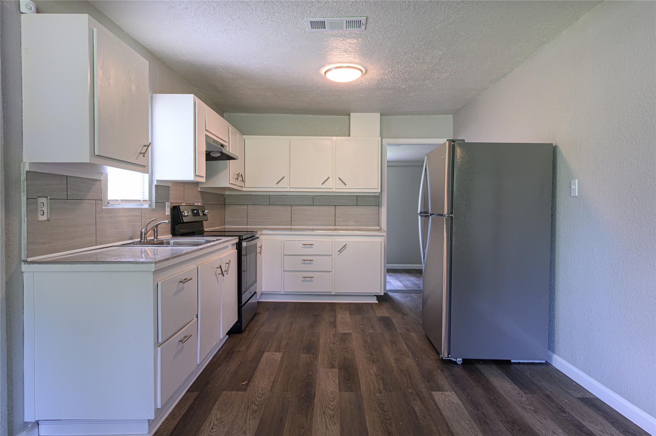 6811 Mike Street Property Photo 6