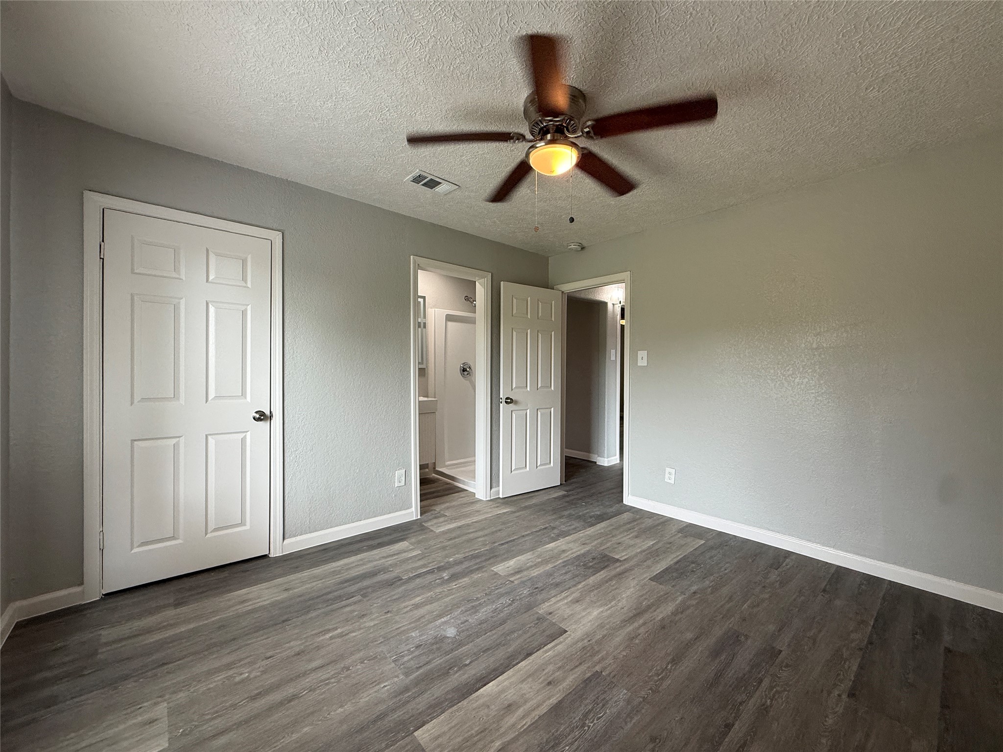 6811 Mike Street Property Photo 8