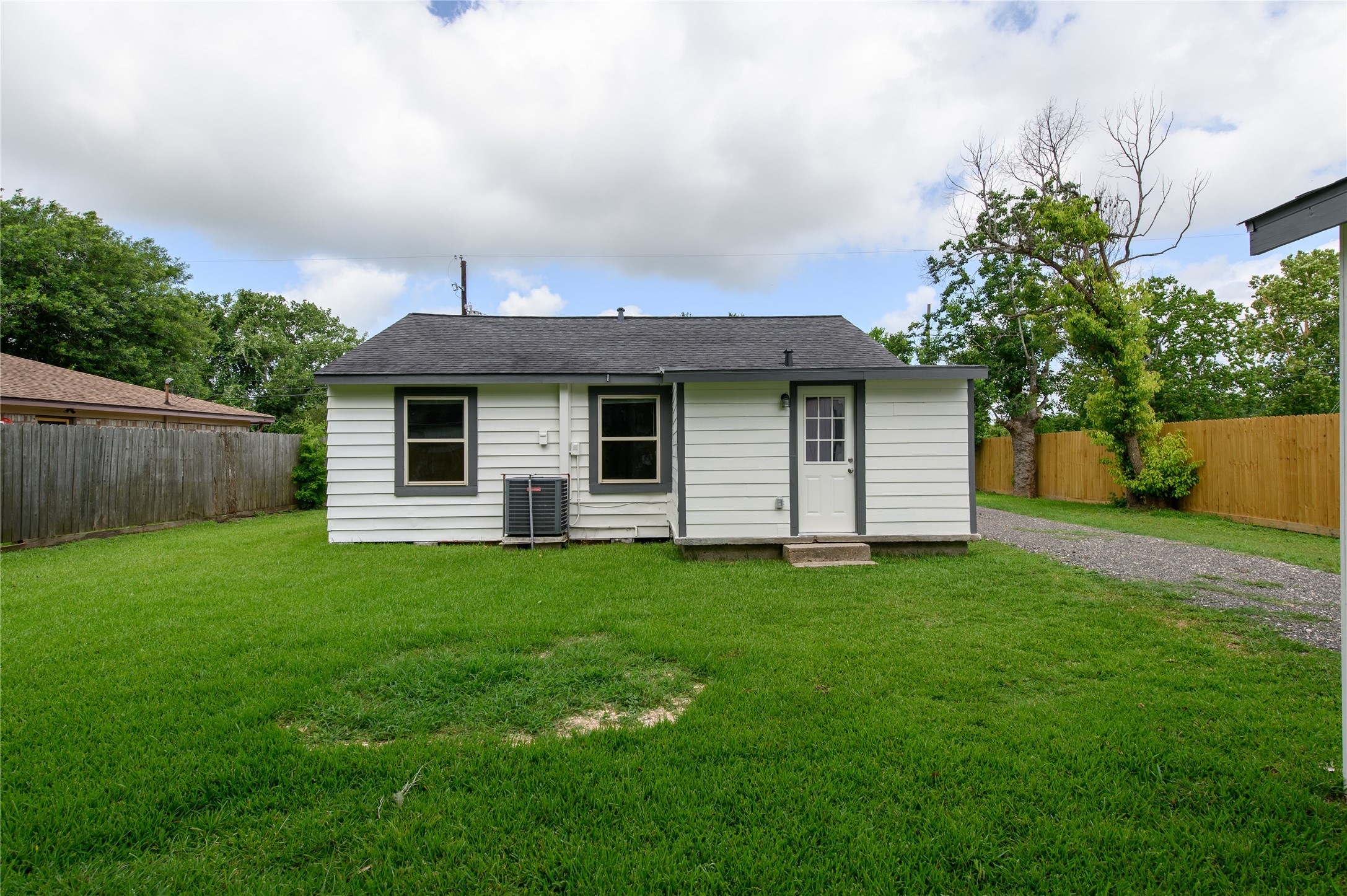 6811 Mike Street Property Photo 14